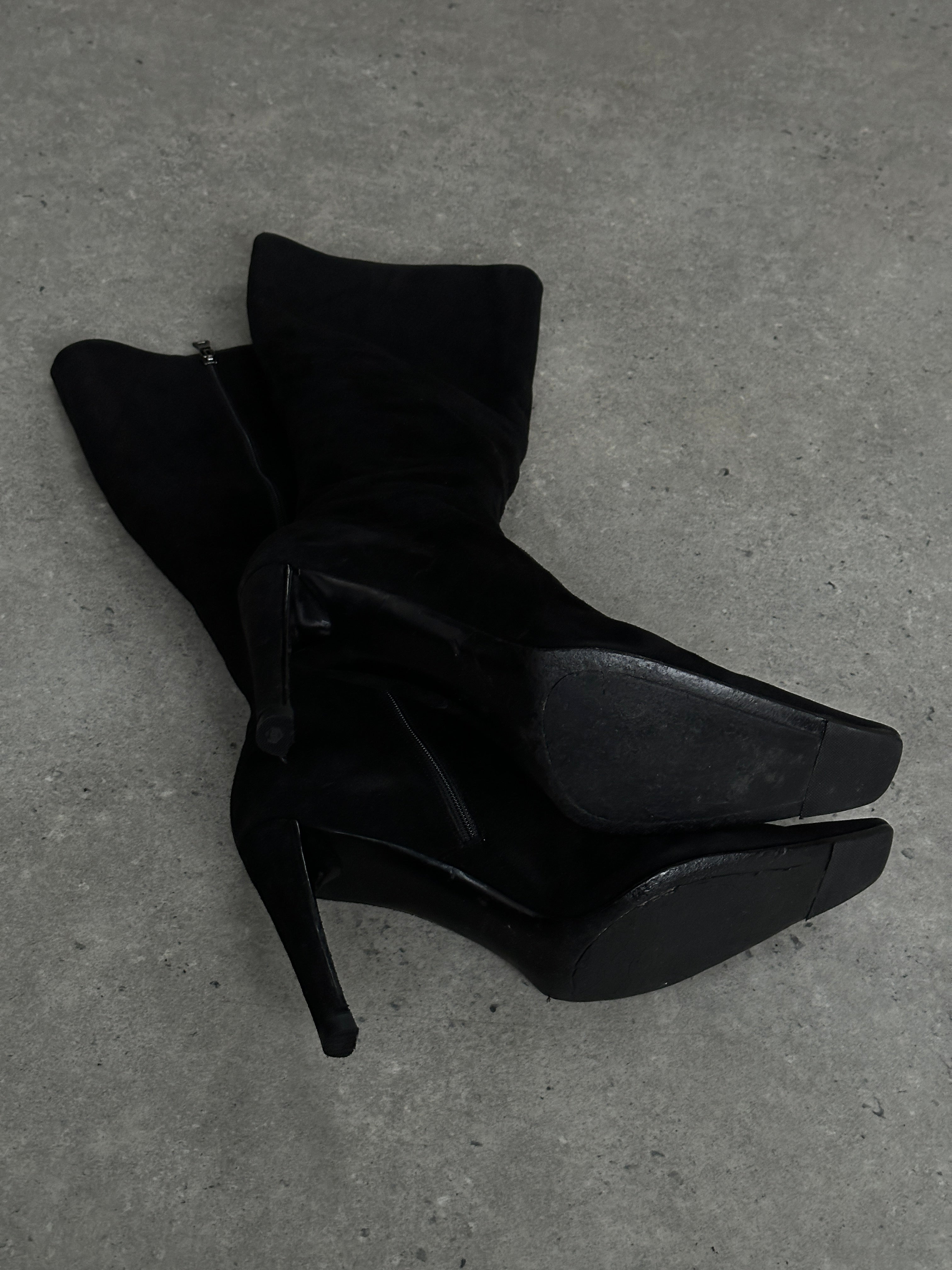 Prada 2000s suede square toe heeled knee boots in UK 7.5, featuring a sleek design and classic knee-high silhouette.