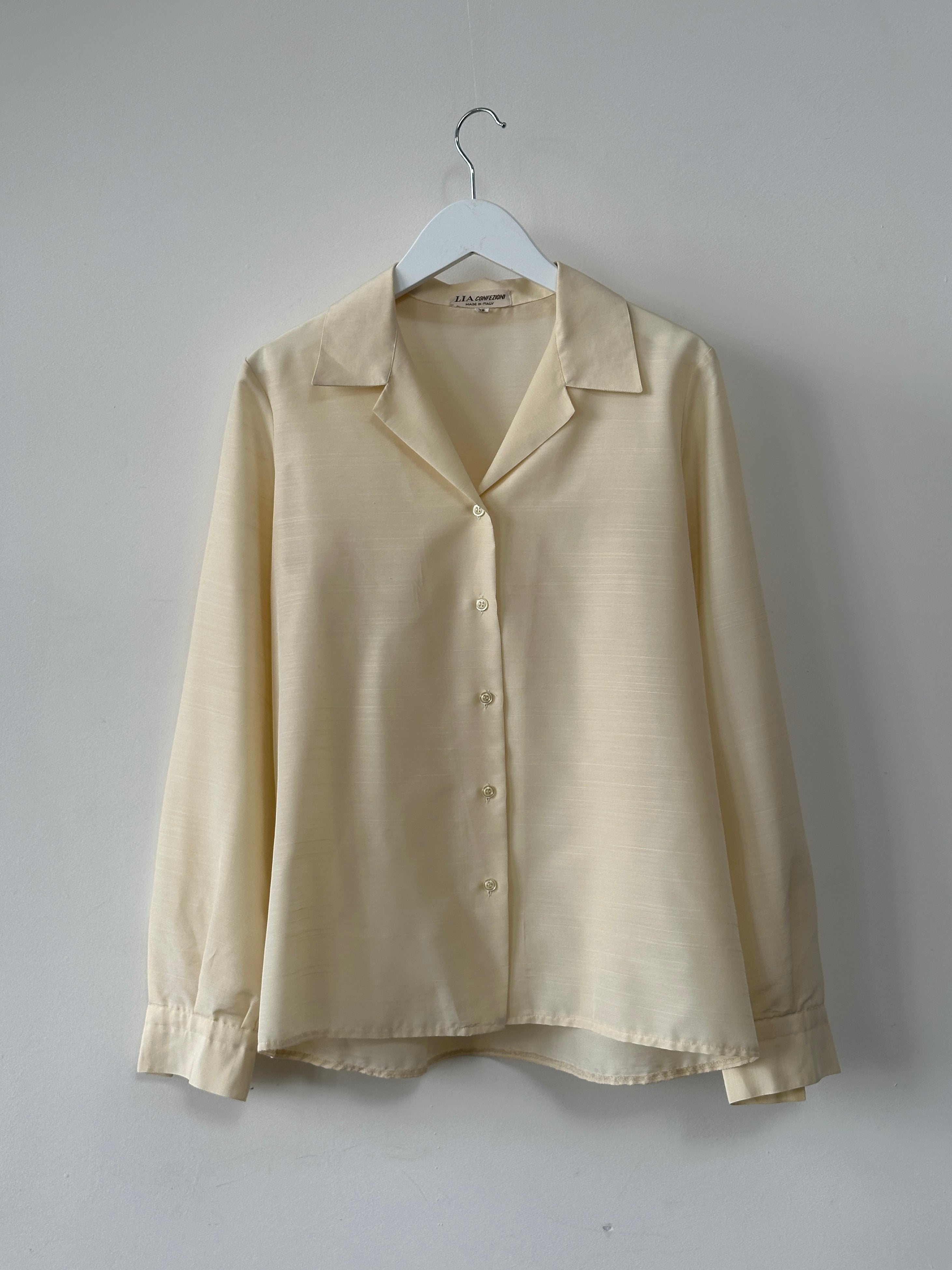 Italian vintage silk blend blouse with open collar, stylish shirt in S/M size showcasing elegant fabric and classic design.
