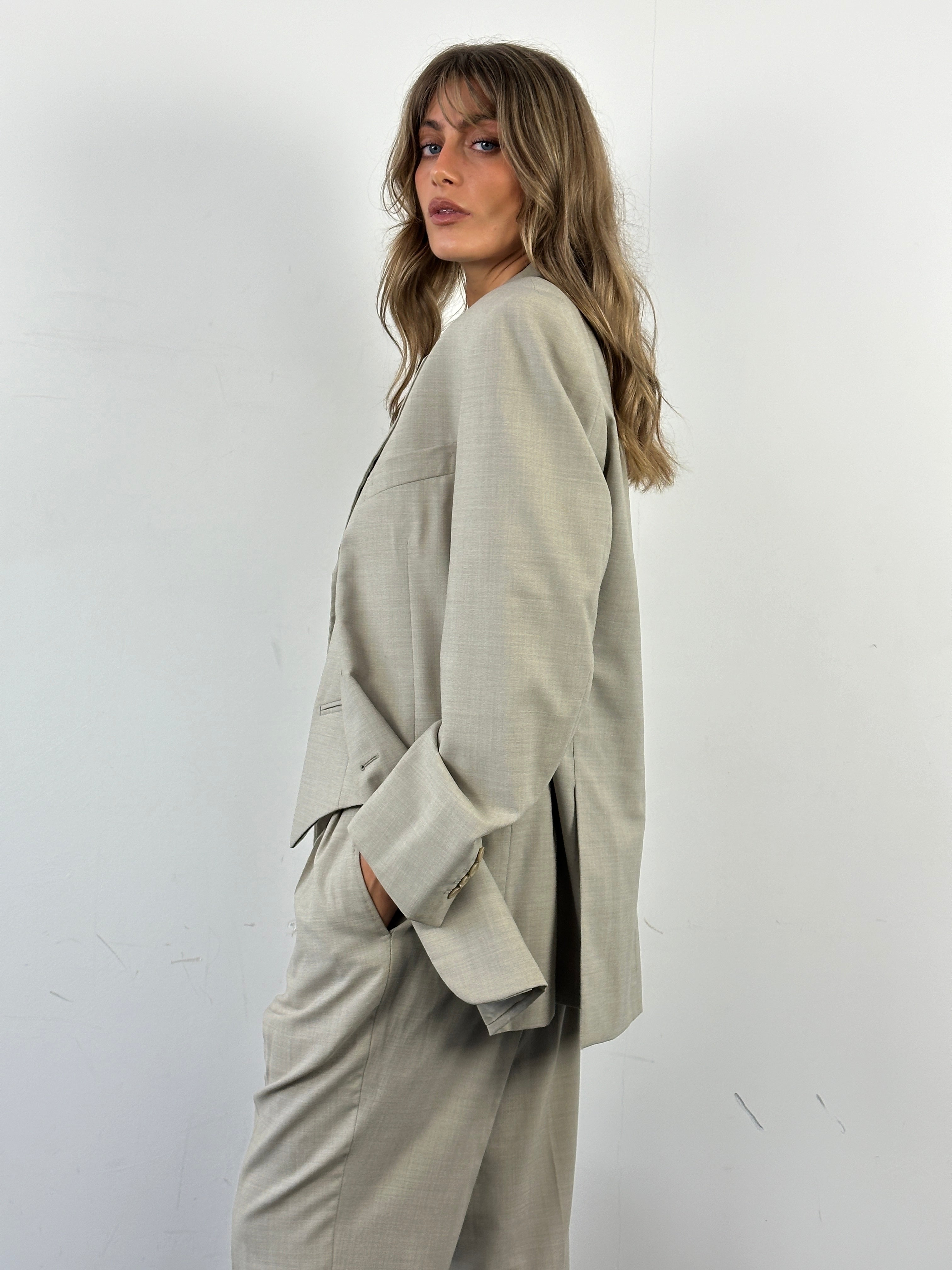 Pal Zileri pure wool single-breasted suit jumpsuit in size 40R/W32, featuring tailored lapels and classic fit.