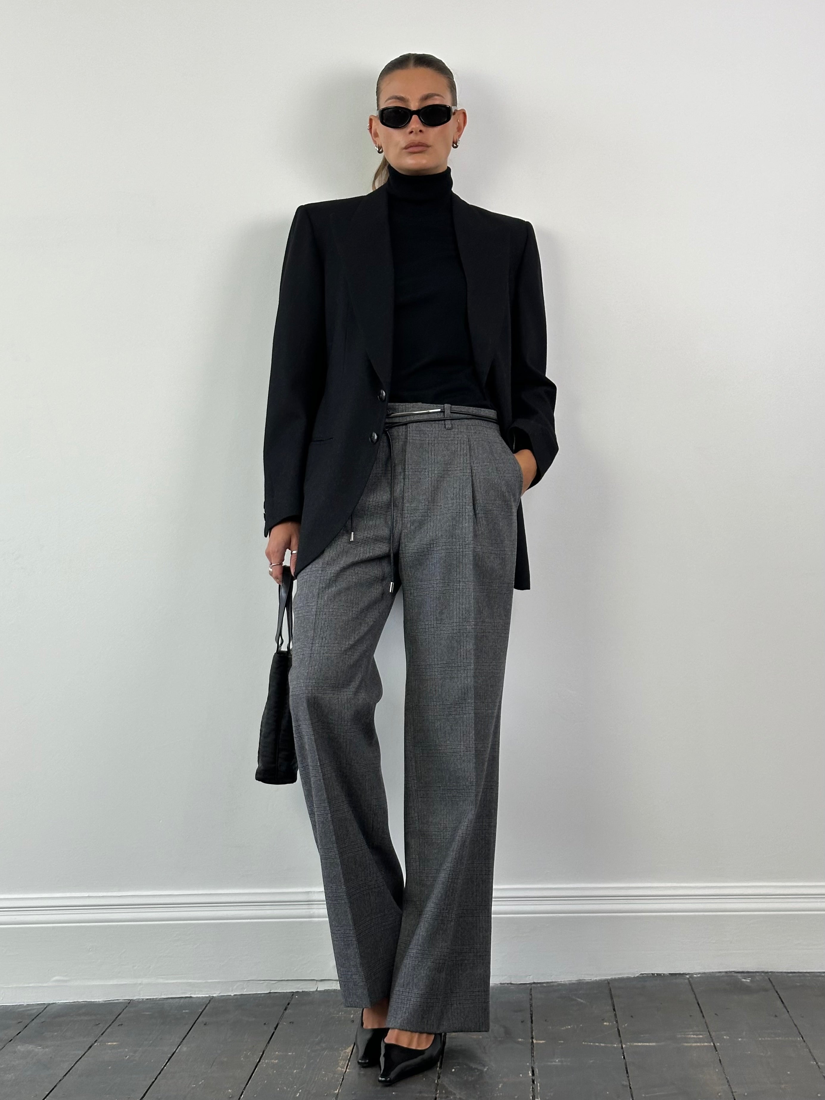 Italian vintage brushed wool check tailored trousers in size W30, featuring classic pattern and craftsmanship.