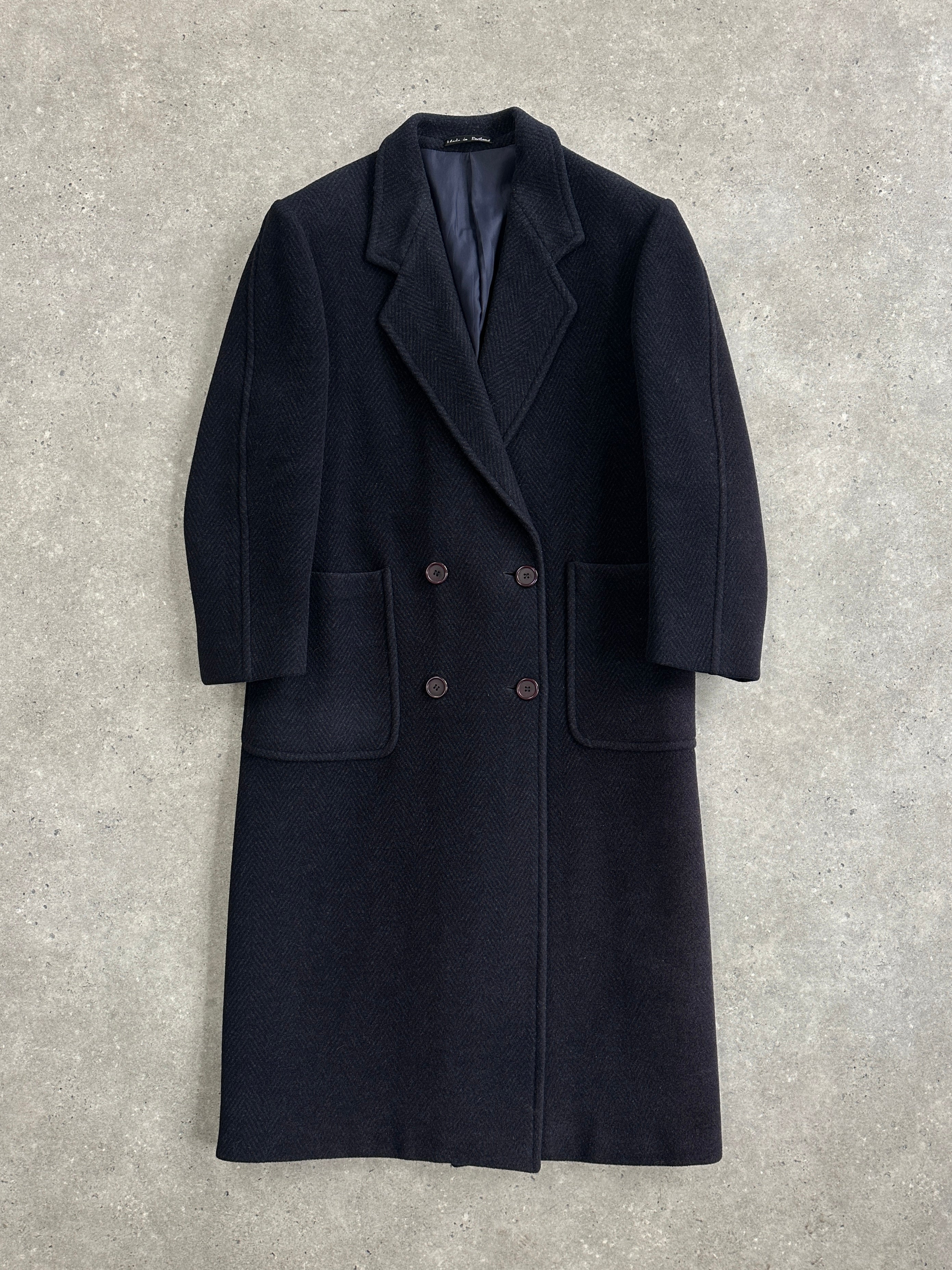 Burberry 1990s herringbone wool double-breasted coat in size M/L, showcasing classic design and tailored fit.