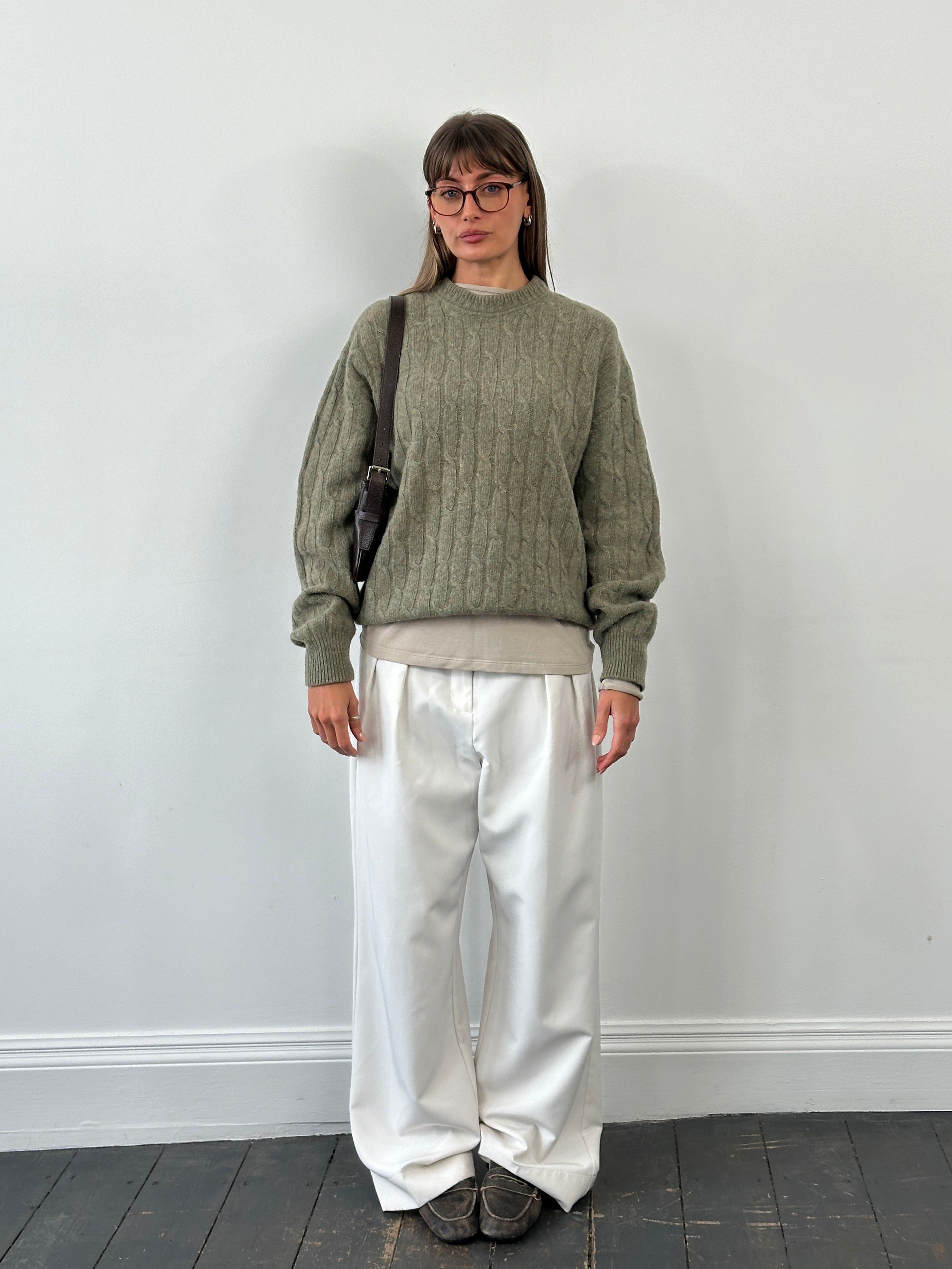 Italian vintage 1990s wool knitted jumper in XL size, featuring classic craftsmanship and textured knit pattern.