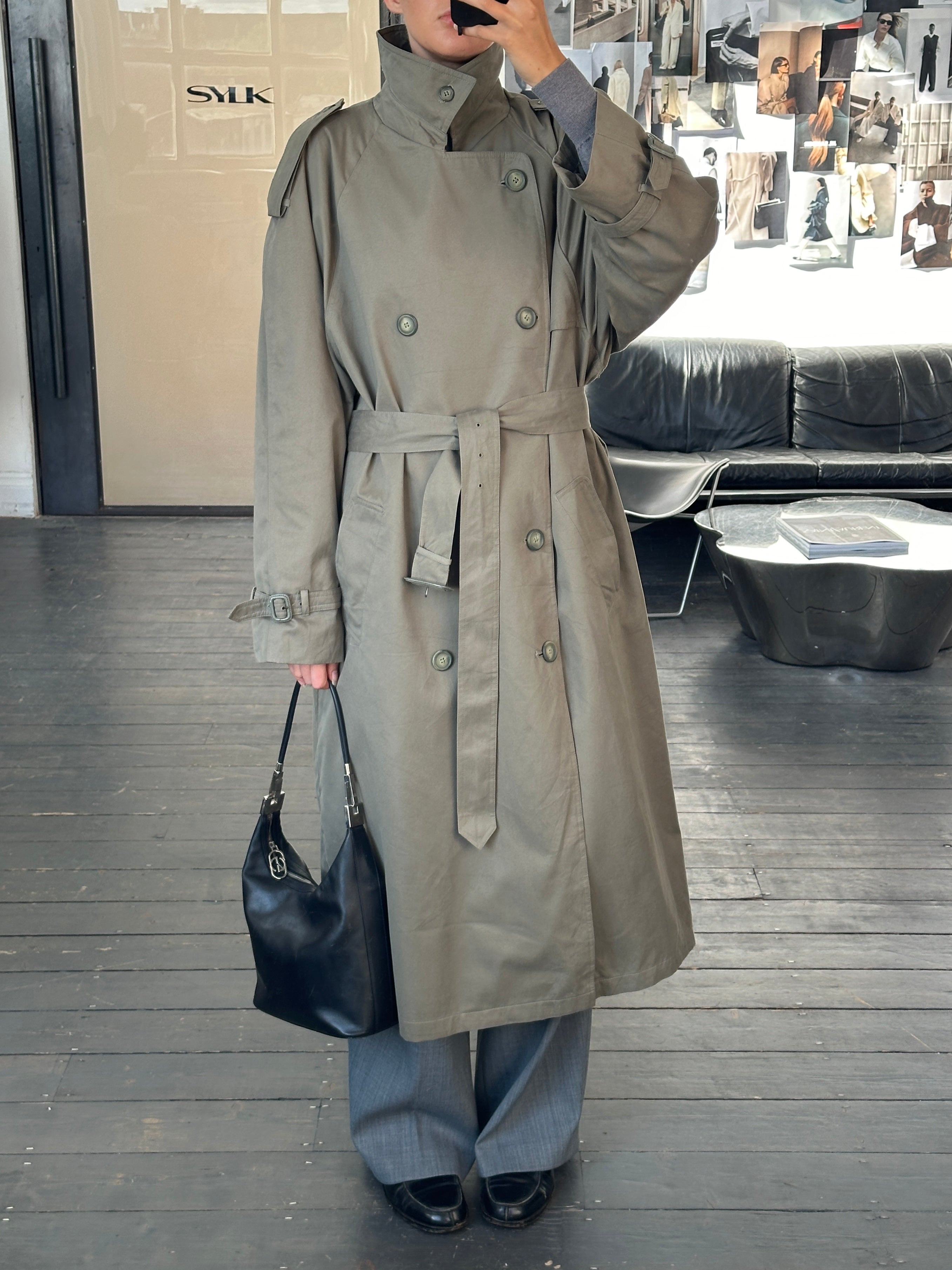 London Fog 1980s high neck belted trench coat in XXL, showcasing classic design with a high collar and waist belt.