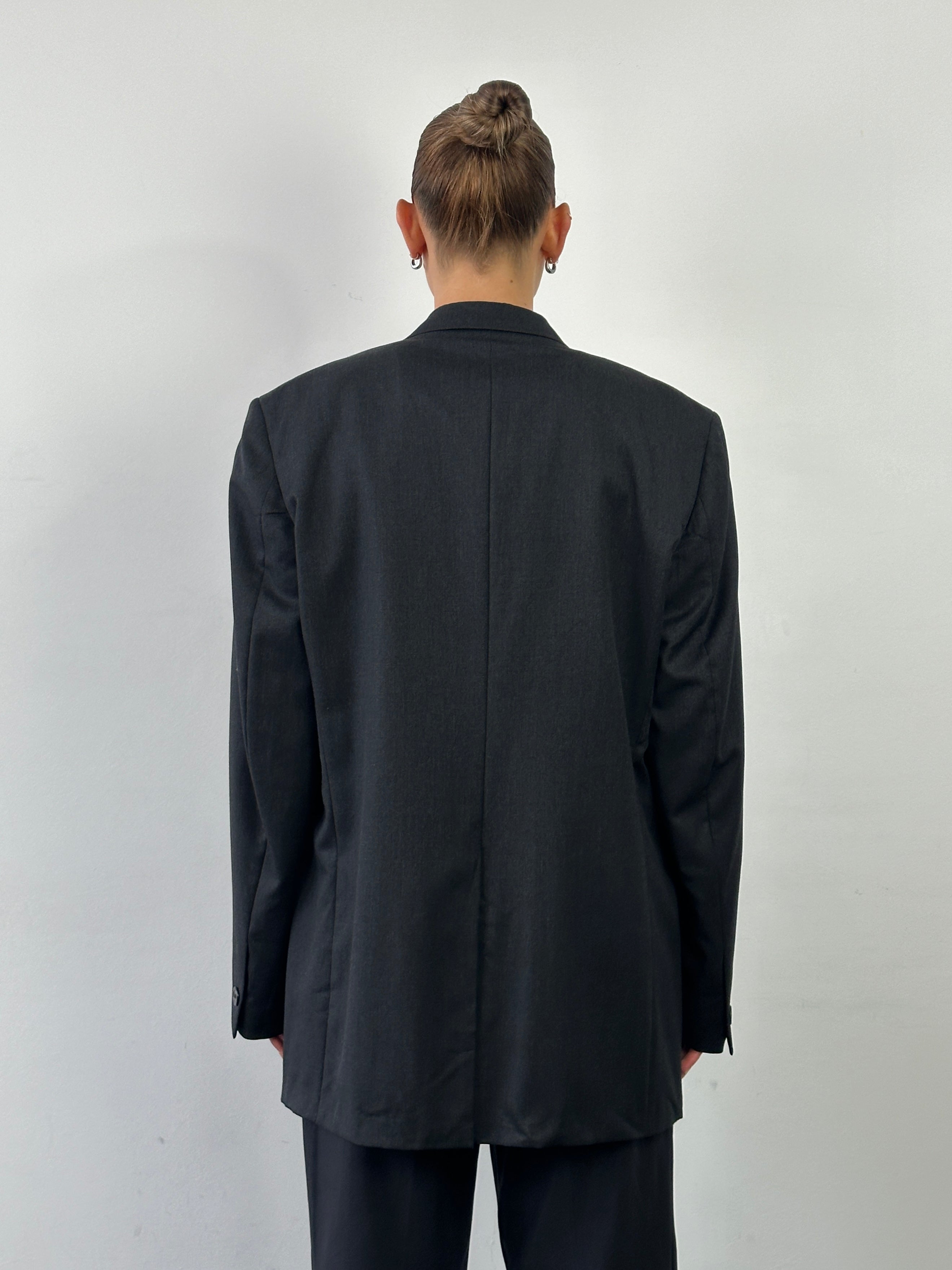 Versace Classic V2 90s pure wool single-breasted blazer in size 44R/XL, tailored fit, with notch lapels and stylish details