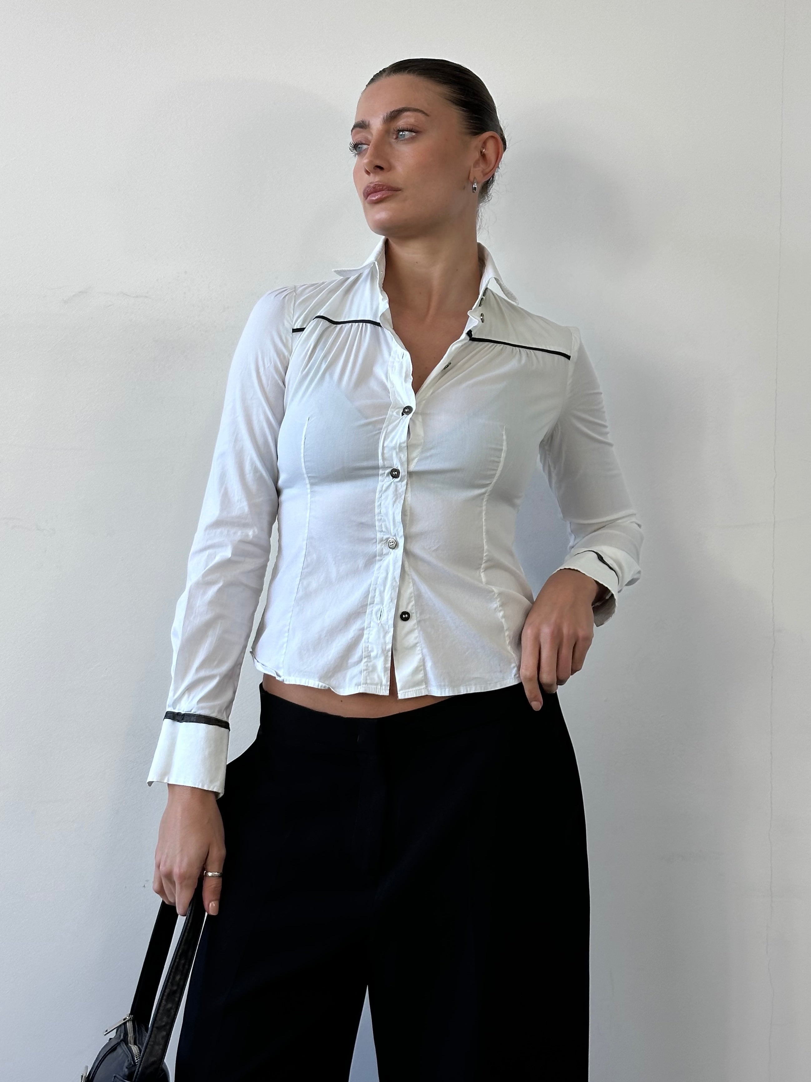 Dolce & Gabbana fitted cotton shirt in XS, featuring a classic button-up design and clean white fabric.