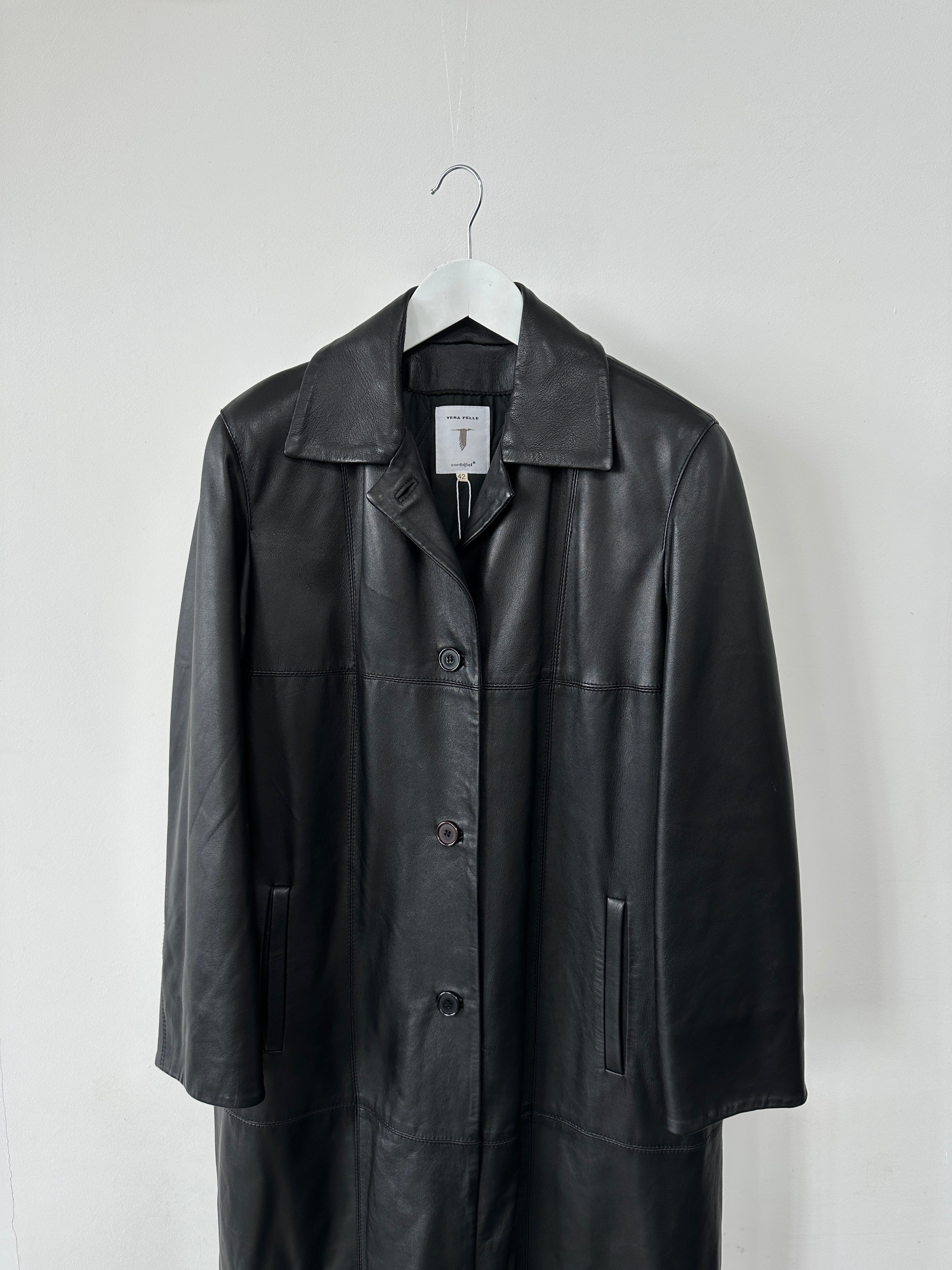 Conbipel smooth leather trench coat in size L, stylish women's jacket with a sleek, polished finish and classic design.