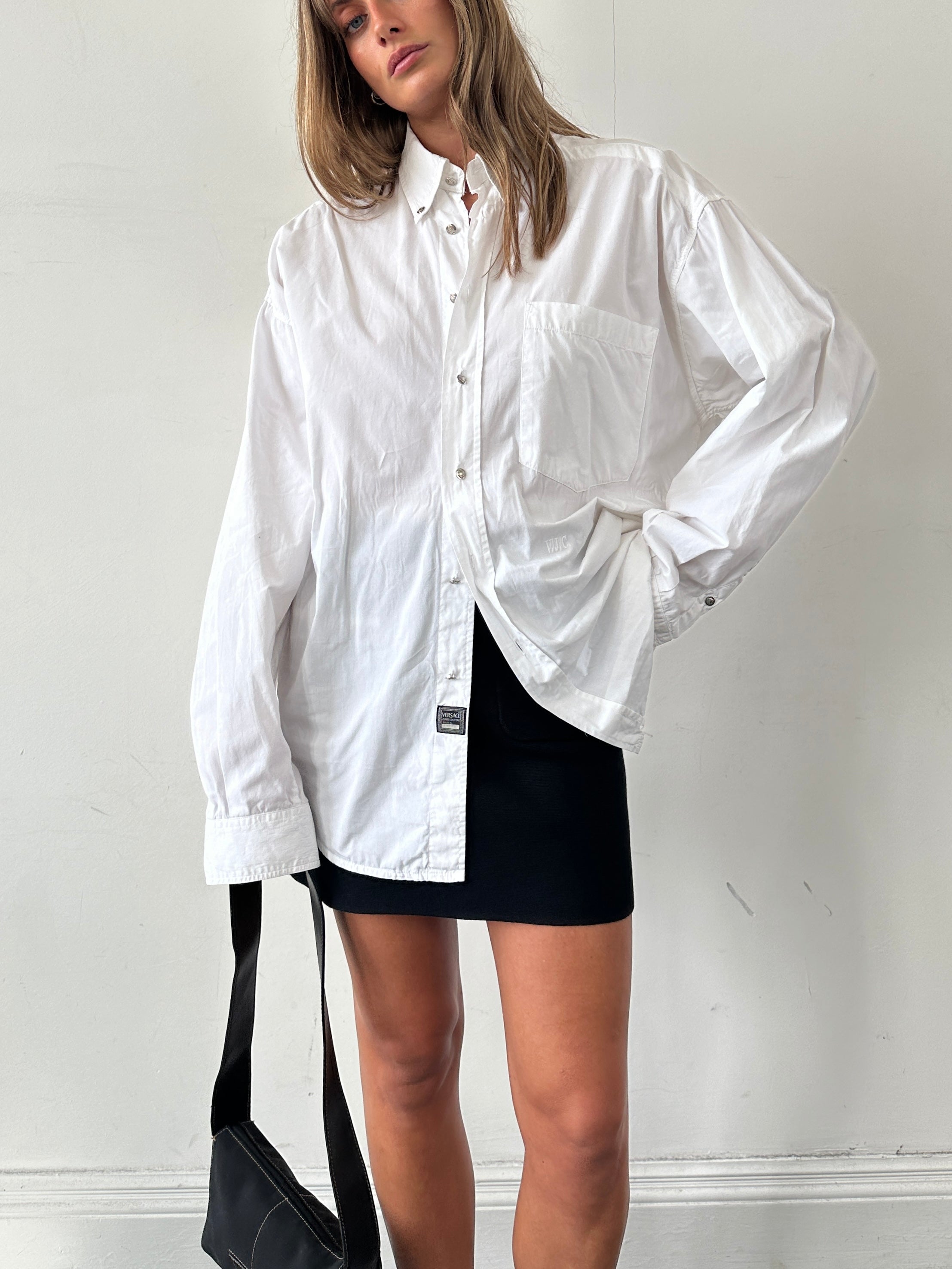 Versace Jeans Couture pure cotton logo shirt in XL, featuring a classic design with the brand's signature style.