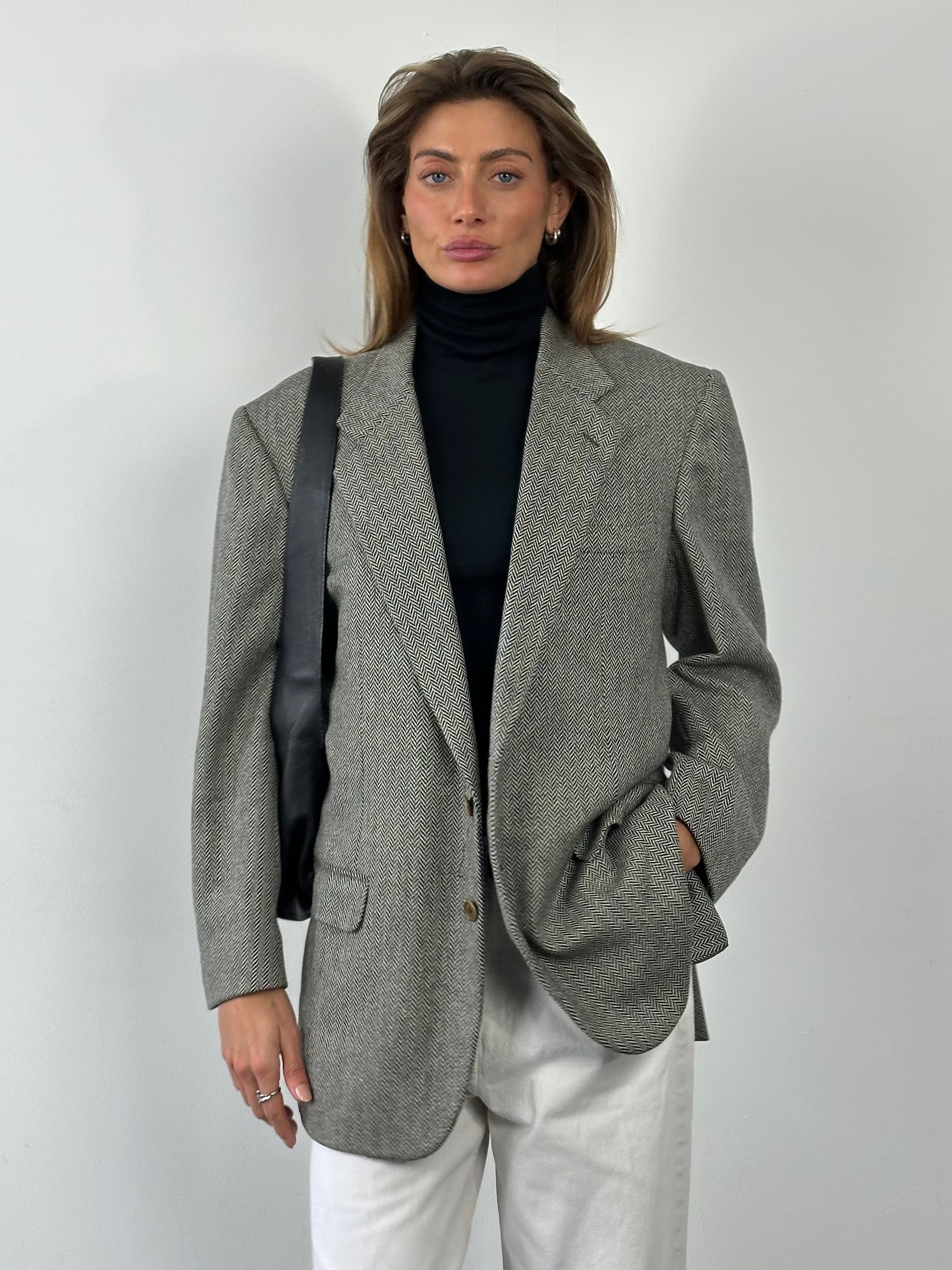 Burberry 1990s pure wool herringbone blazer in XL, featuring classic tailored fit and timeless British style.