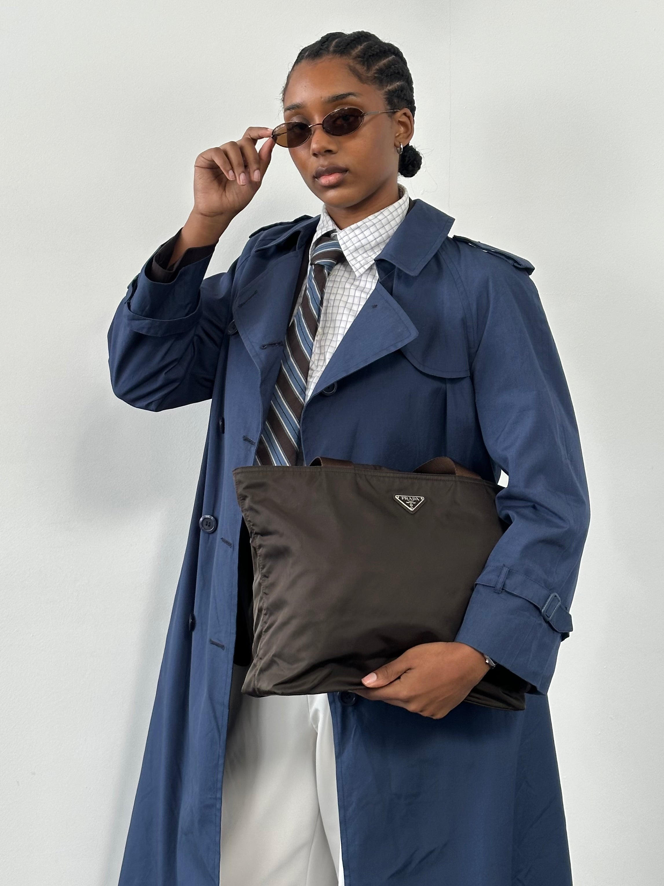 London Fog 1990s double-breasted cotton trench coat in S/M size, showcasing classic design and belted waist.