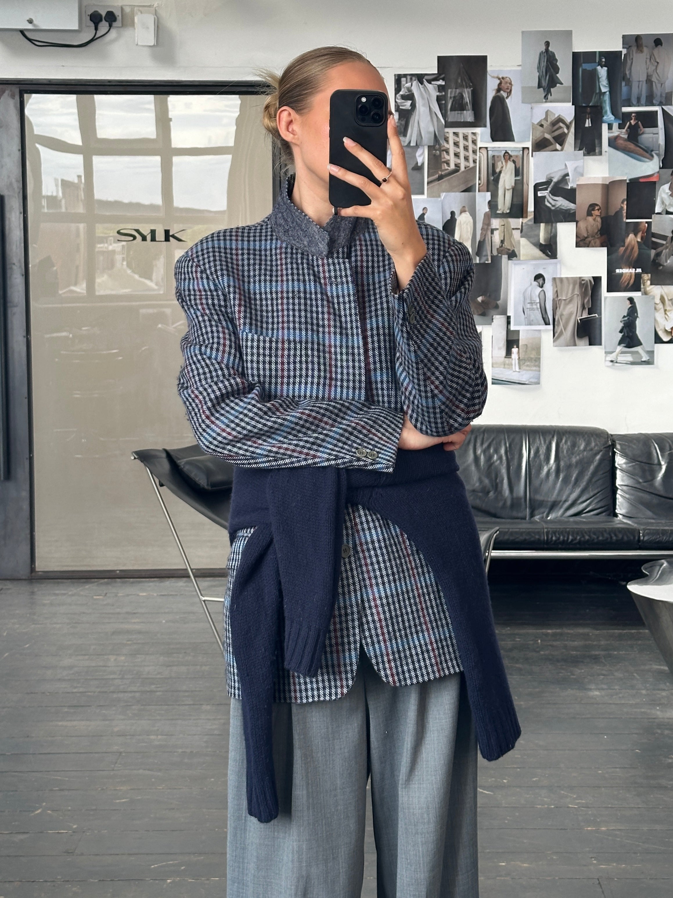 Christian Dior Monsieur 1990s brushed wool houndstooth blazer in size 42R/XL, featuring classic tailored fit and vintage houndstooth pattern.