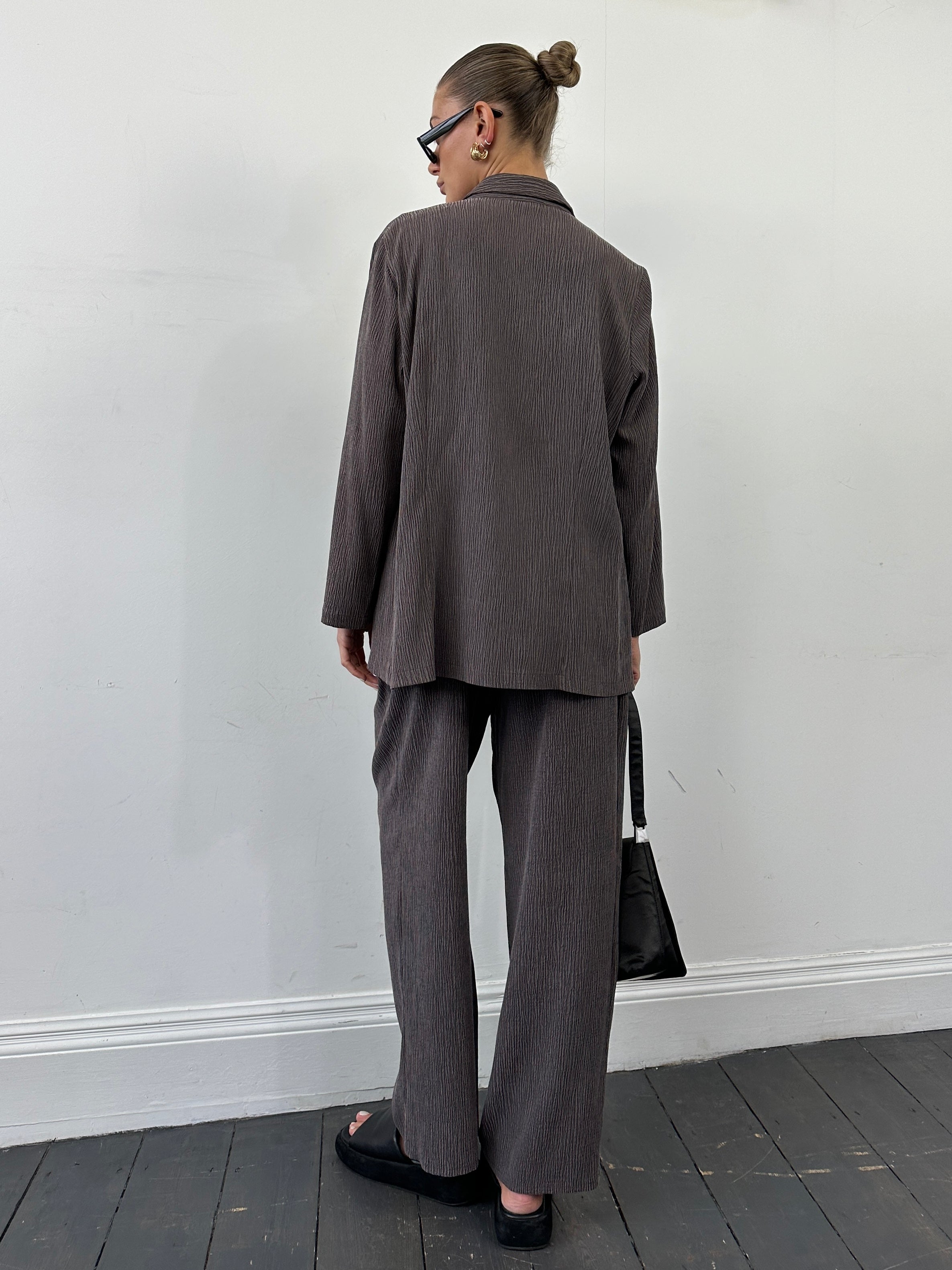 St Michael two-piece cupro textured clothing set in XL/W32, featuring a structured design and detailed fabric texture.