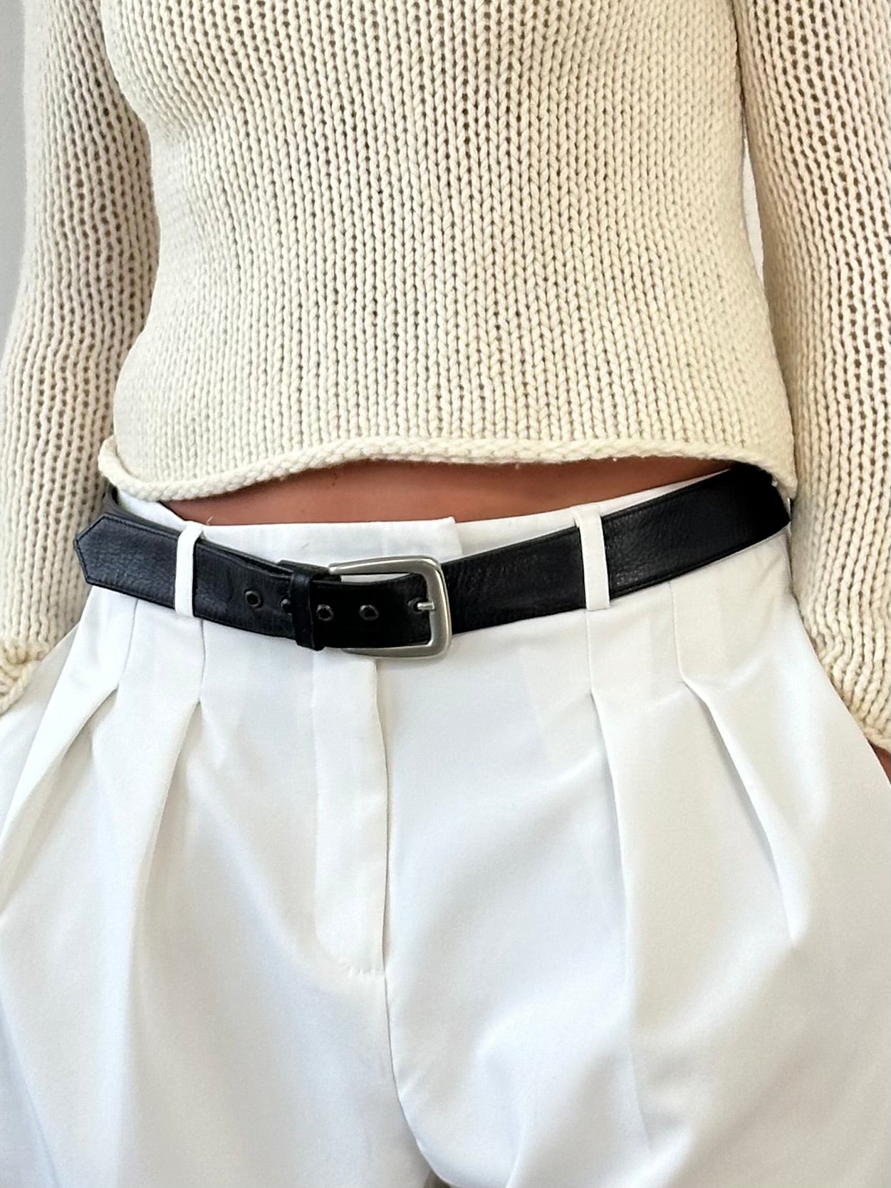 Vintage Italian chrome leather belt in size W34-36, featuring classic vintage style and durable construction.