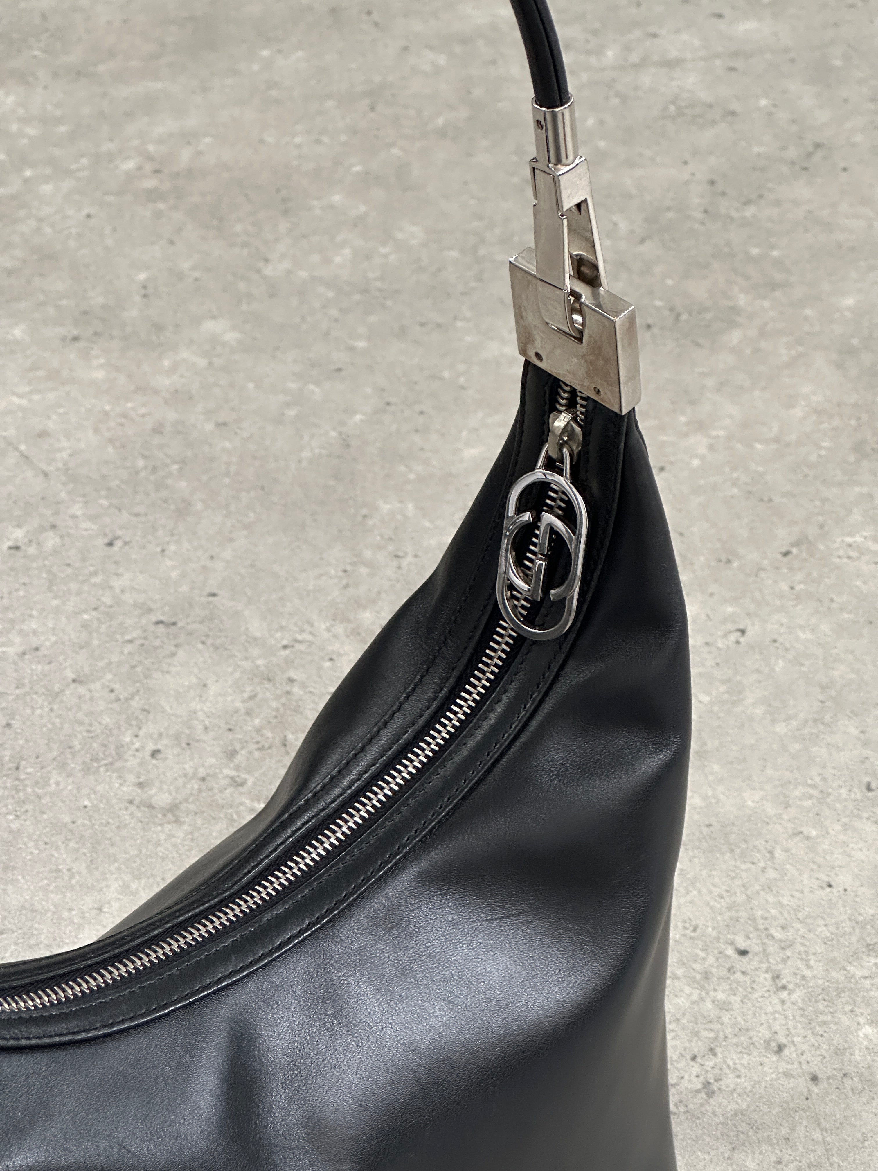 Gucci GG Leather Shoulder Bag - SYLK