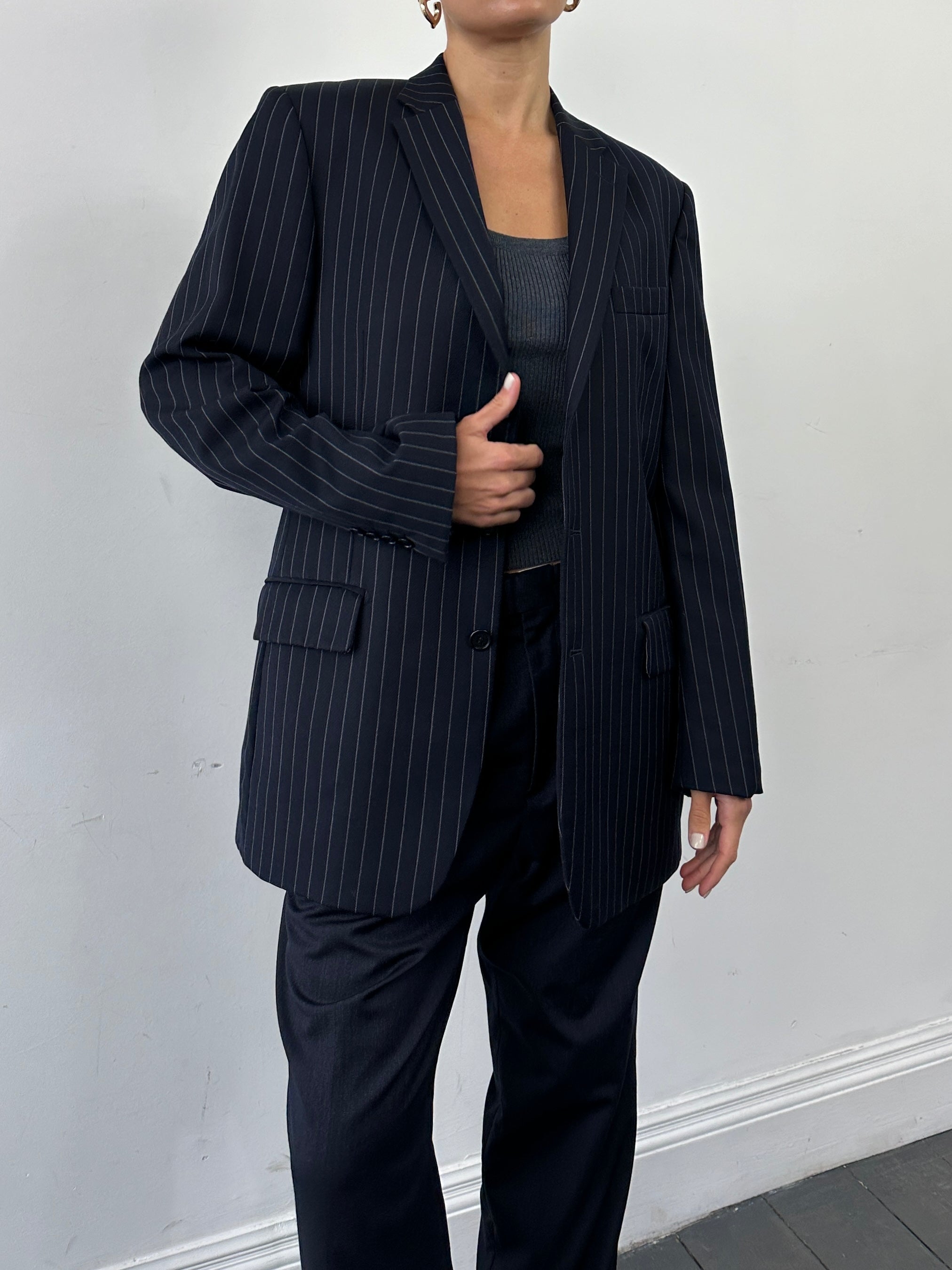 Vintage pinstripe pure wool blazer, single-breasted design in size 42R/XL, featuring classic style and tailored fit.