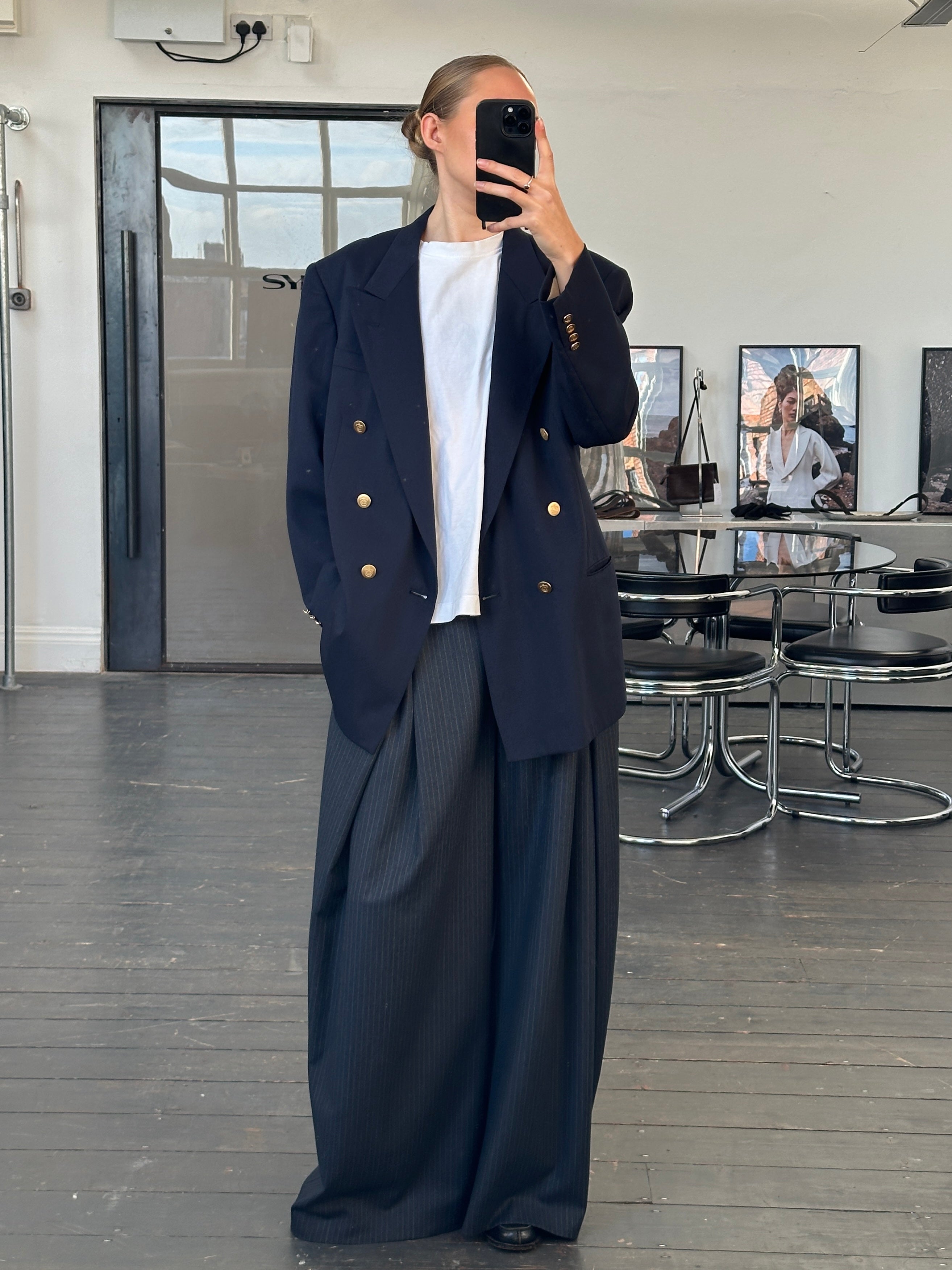 Christian Dior Monsieur 1980s bespoke double-breasted blazer in size 44R/XL, tailored fit with classic lapels and button details.