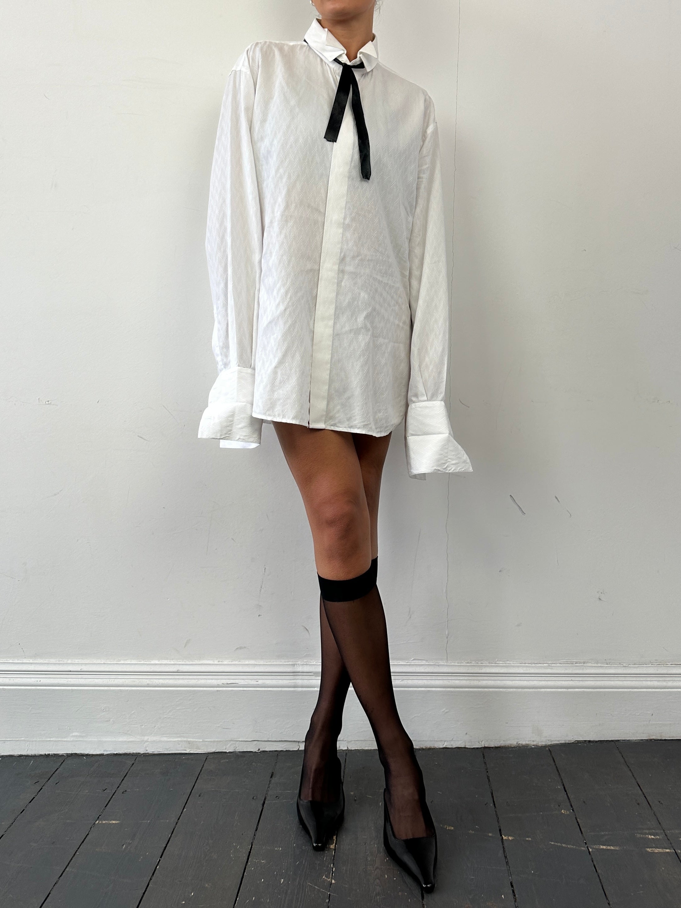 Pal Zileri cotton double collar dress shirt in size L/XL displayed on a hanger, showcasing classic style and quality fabric.