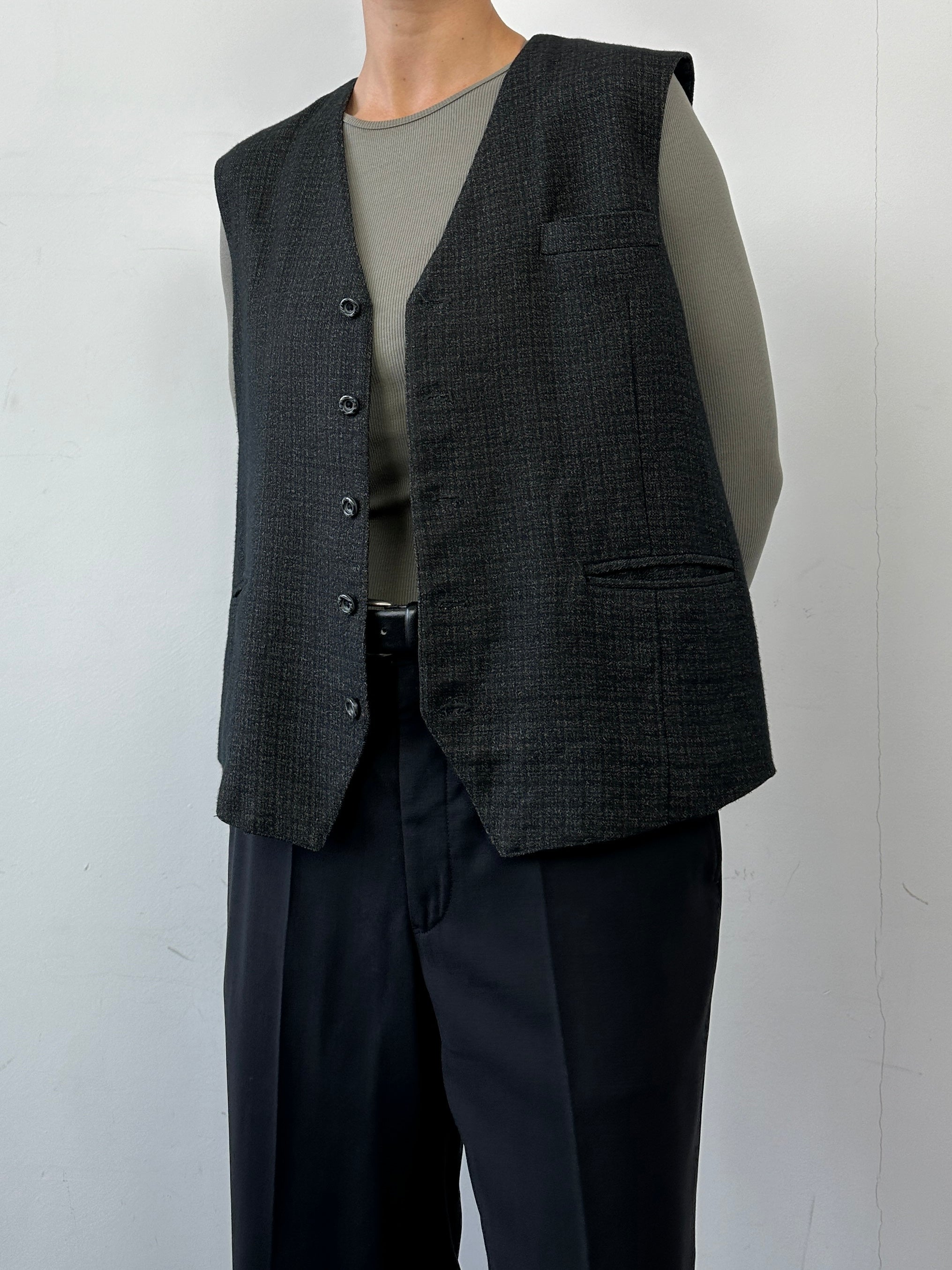 Vintage 1990s wool blend print waistcoat in XL size, featuring classic design and intricate pattern details.