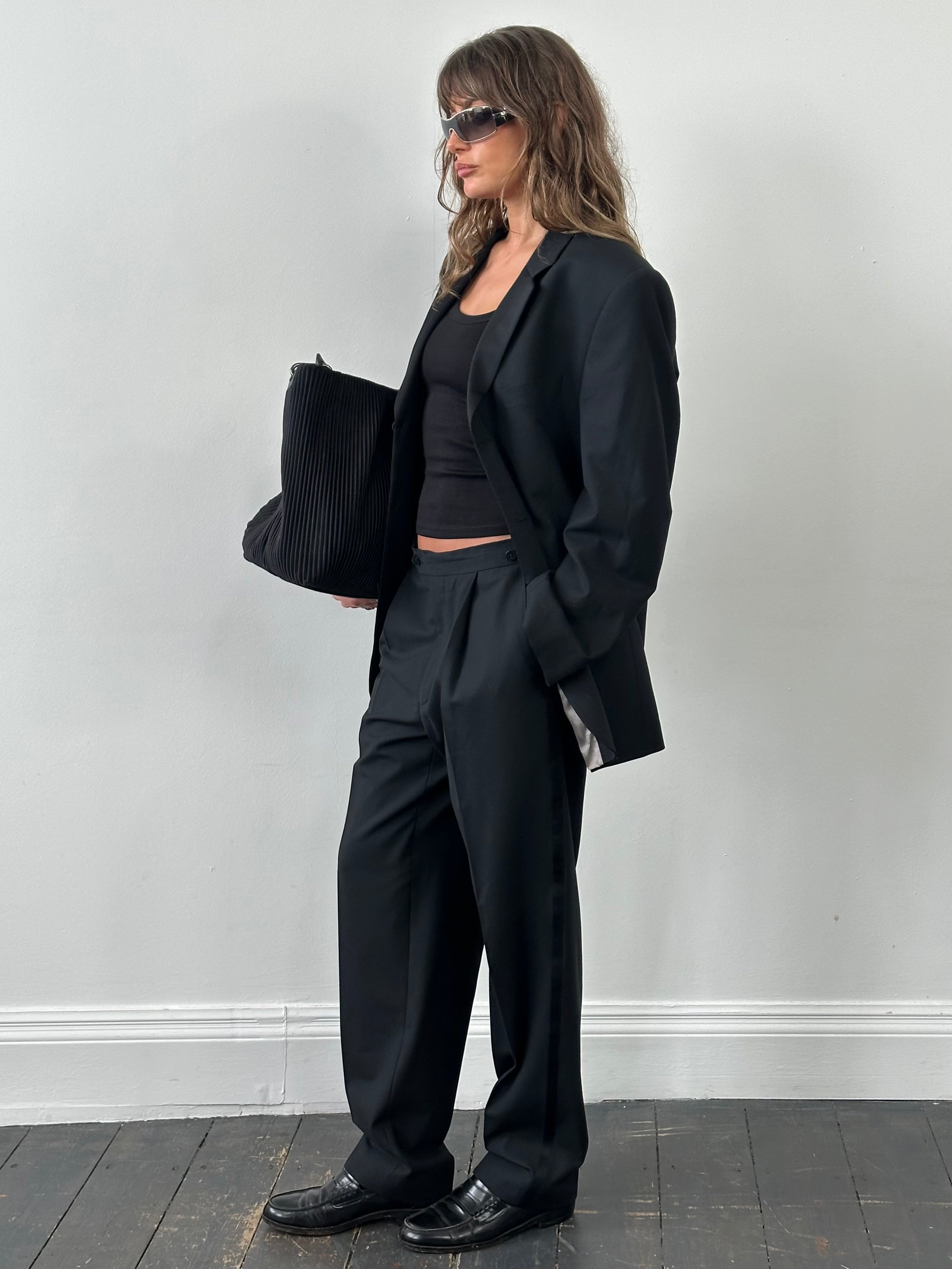 Balmain 2000s tuxedo wool single-breasted suit in size 40R/W30-32, featuring classic lapels and tailored fit.