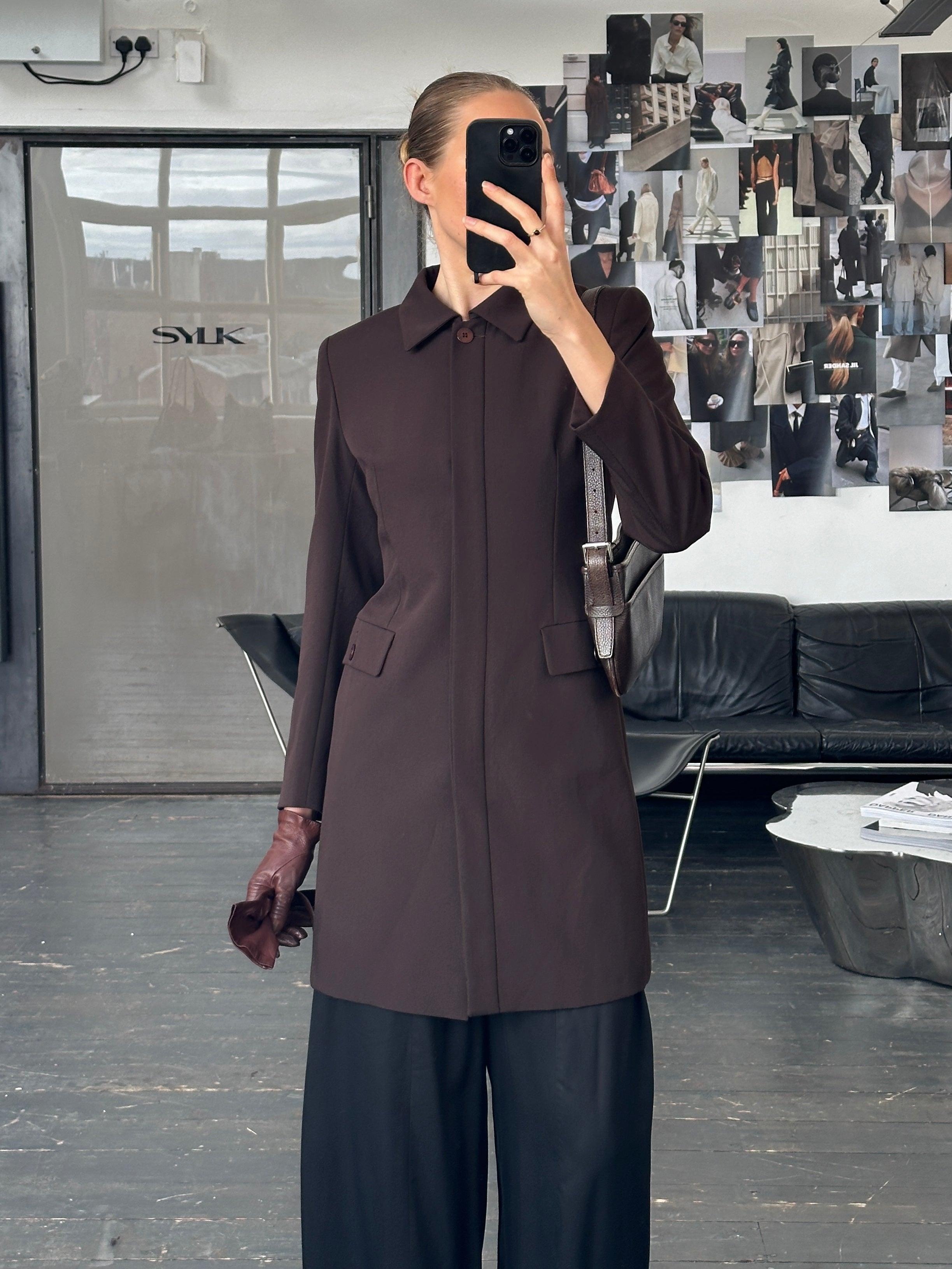 Italian vintage 1990s minimal tailored coat in XS/S, stylish and classic design, made by Vintage brand.