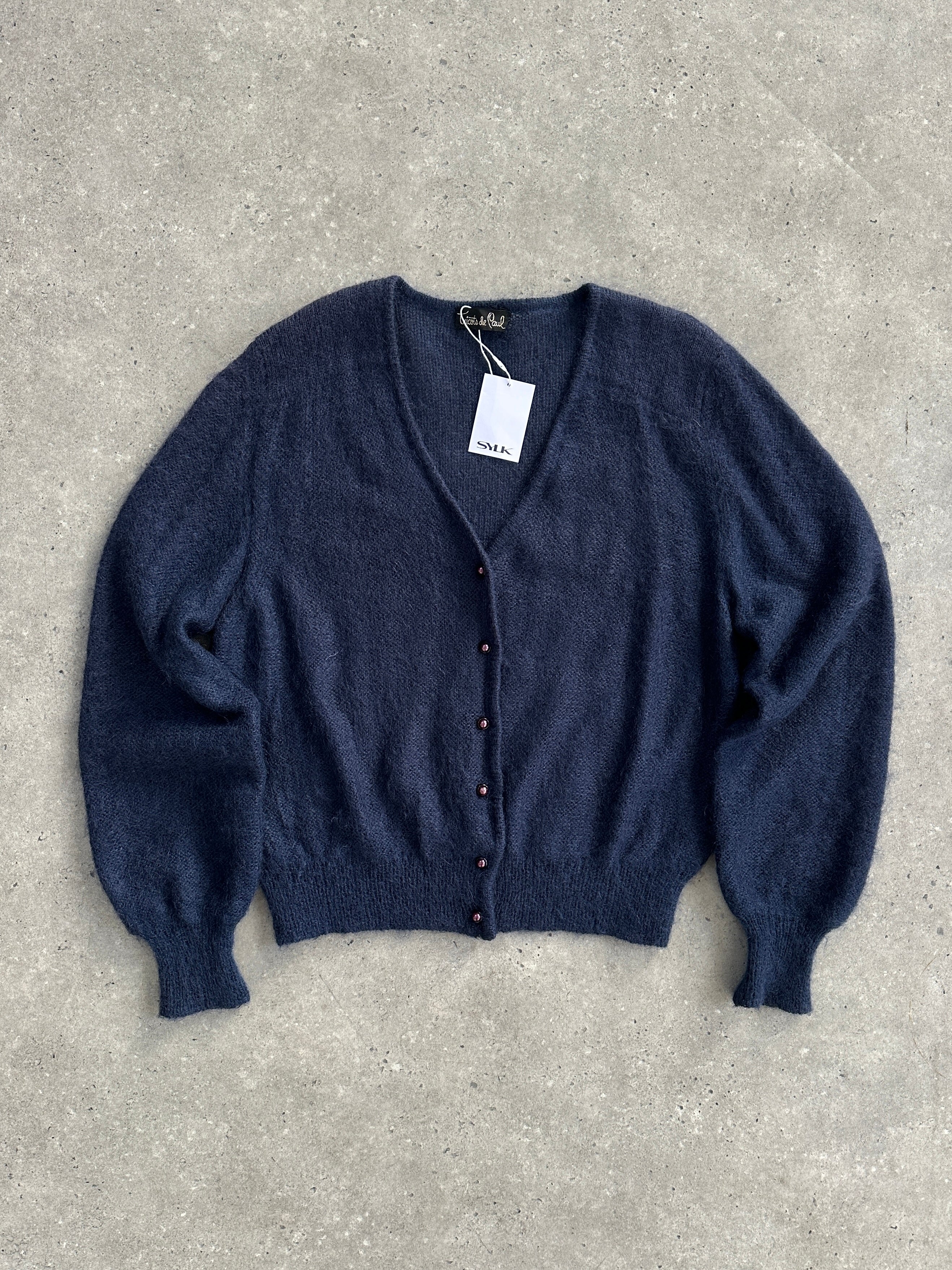 Italian vintage mohair cardigan in size M, featuring soft, textured fabric and classic design, perfect for cozy, stylish wear.