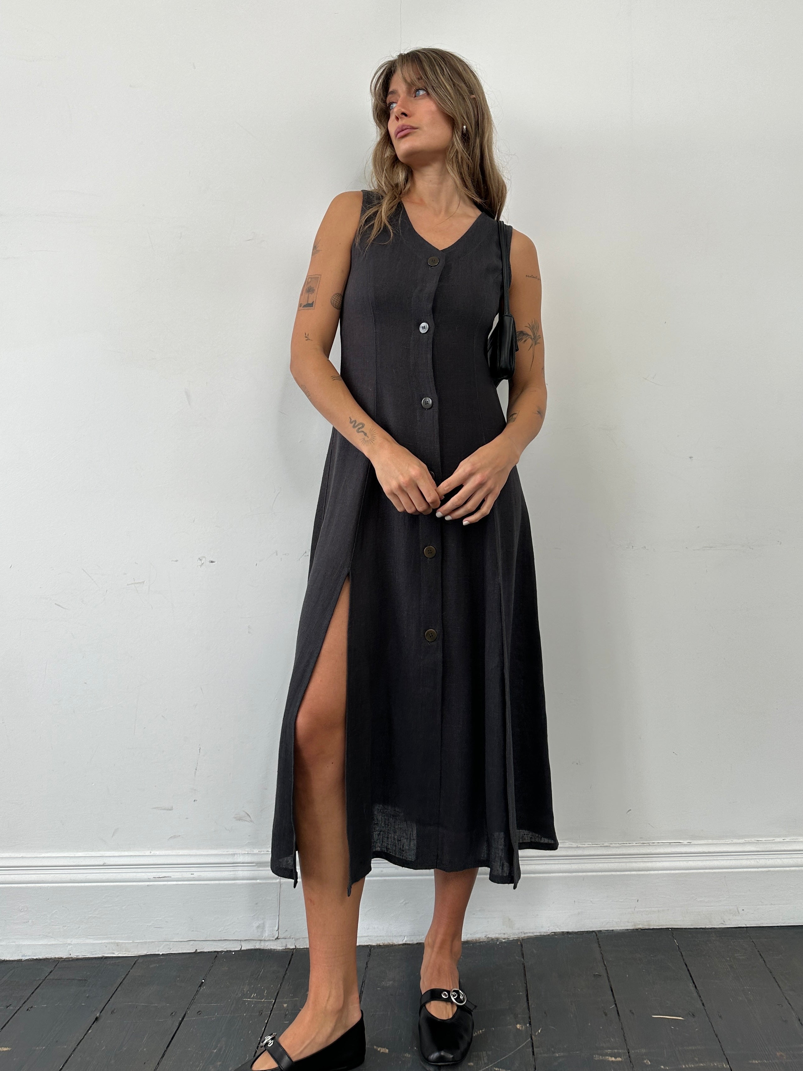 Italian Vintage pure linen side split dress in S/M, showcasing its flowing fabric and relaxed style.