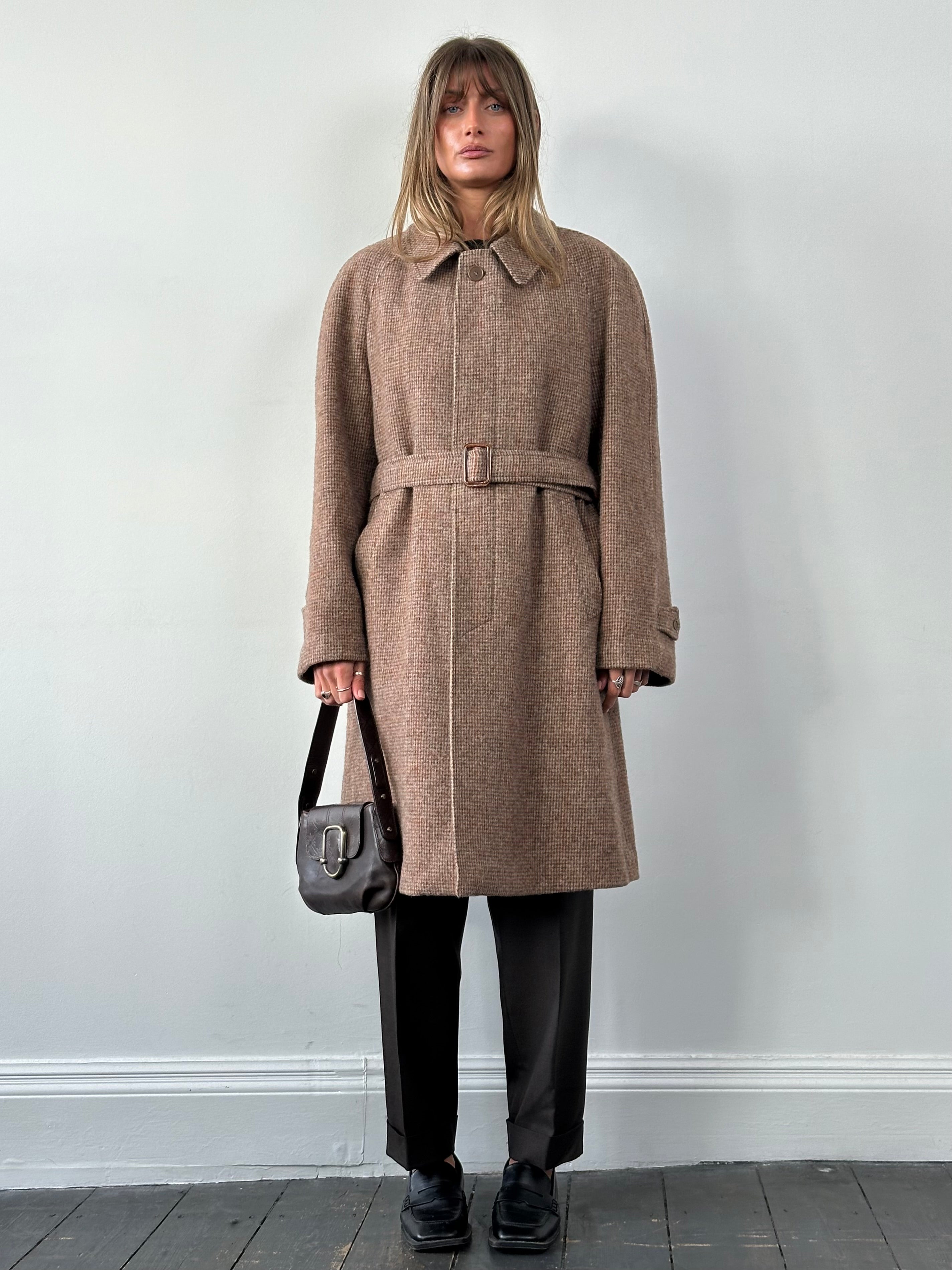 Vintage Italian vintage pure wool check coat with single-breasted design and belted waist in size L/XL, showcasing classic style and craftsmanship.
