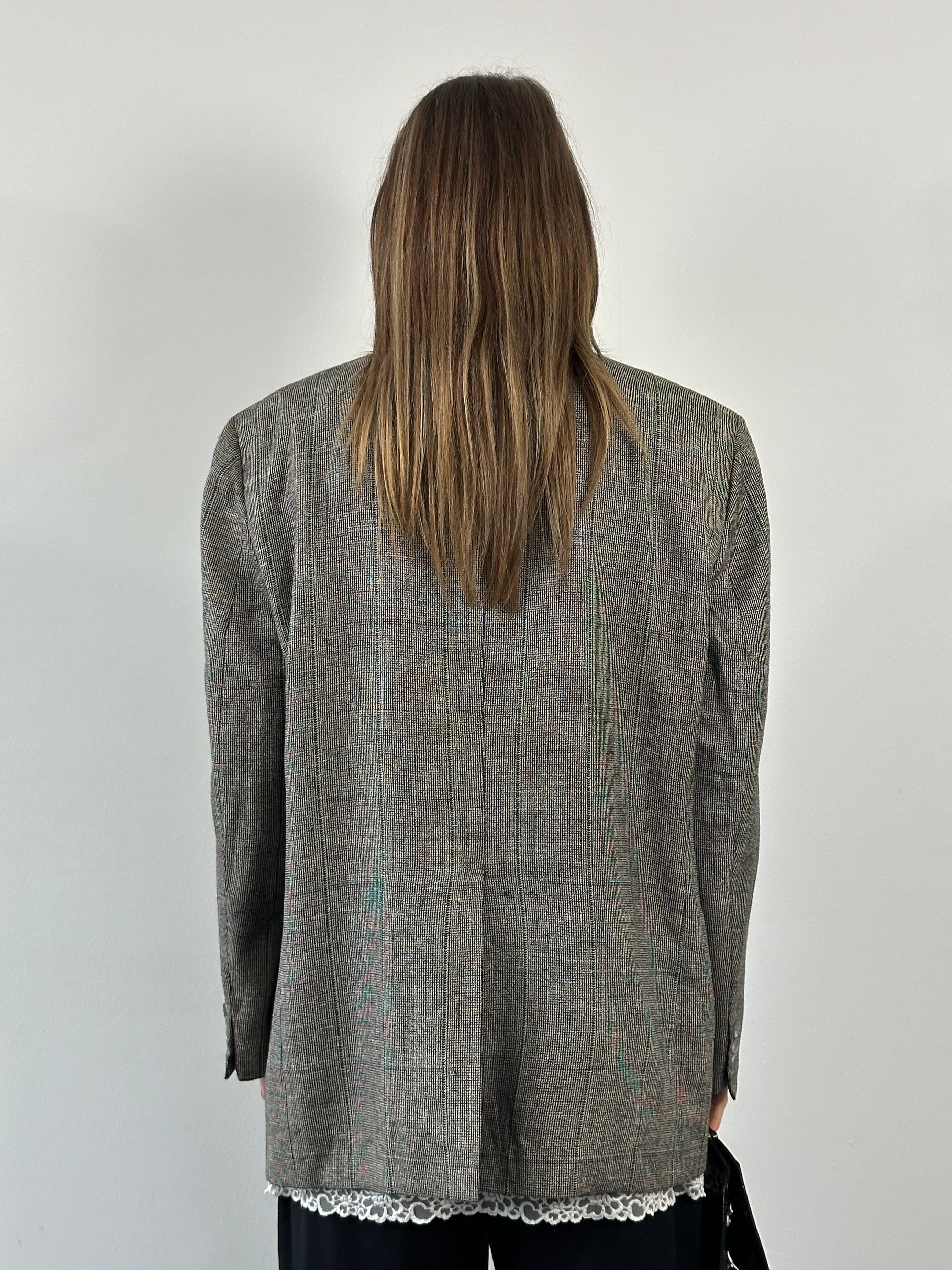 Burberry 1990s wool micro check single-breasted blazer in size 46R/XXL, featuring classic pattern and tailored fit.