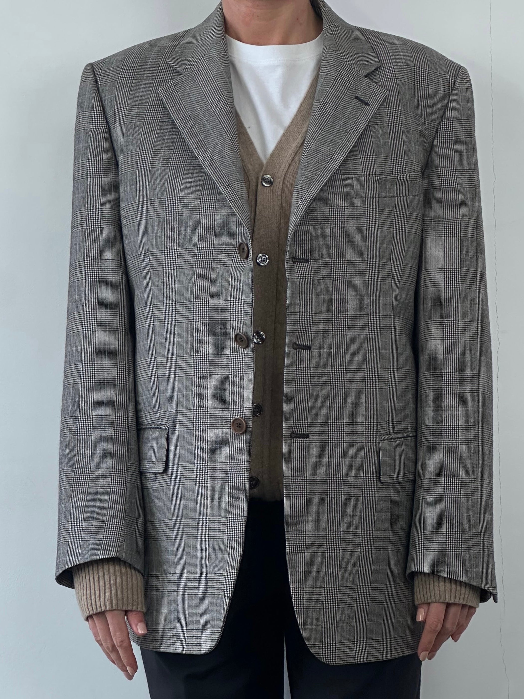 Vintage Italian vintage wool check blazer in size 42R/L, single-breasted style with classic tailored fit and pattern.