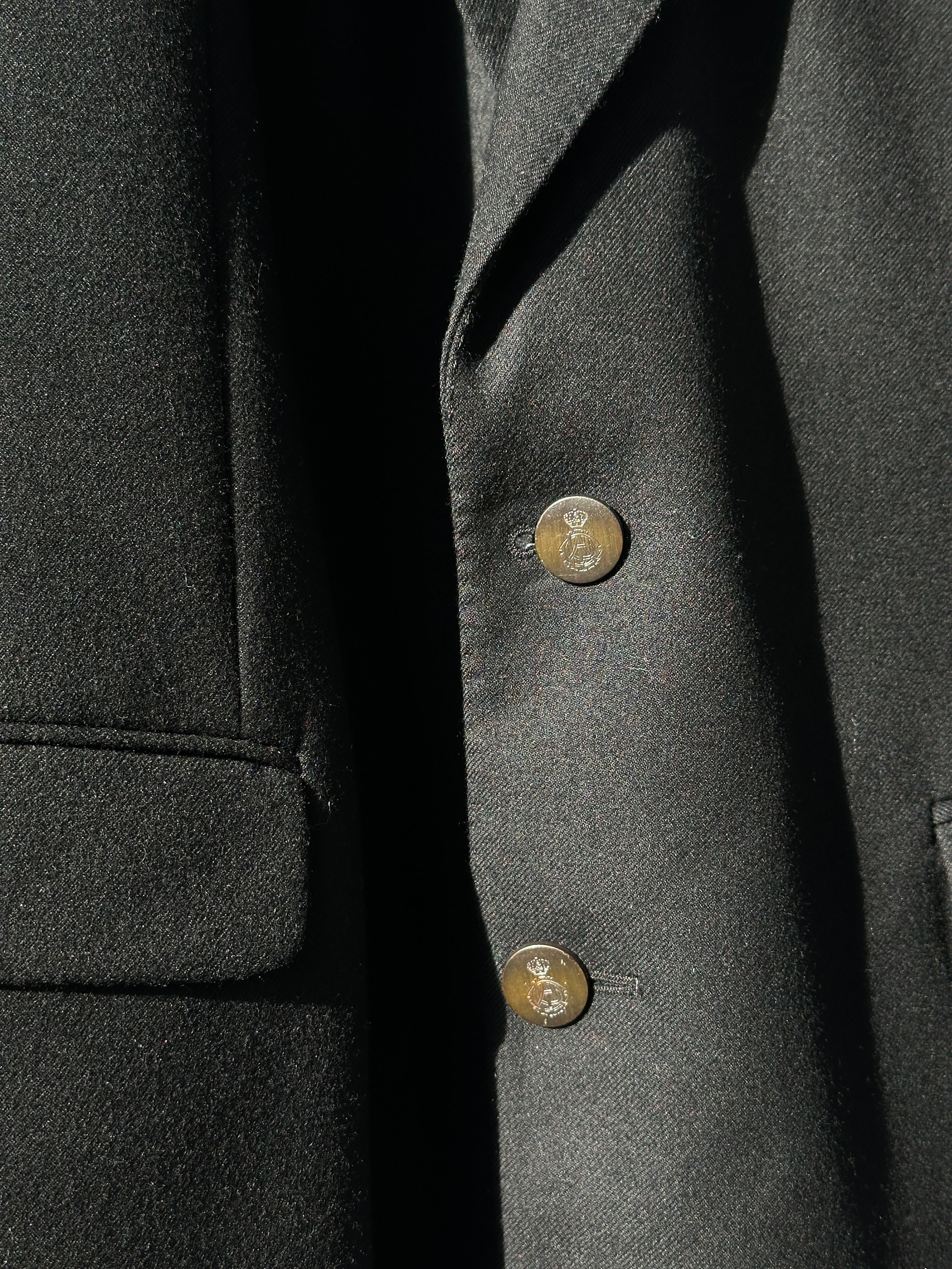 St Michael cashmere wool single-breasted blazer in size 42S, tailored fit with classic lapels and button closure.