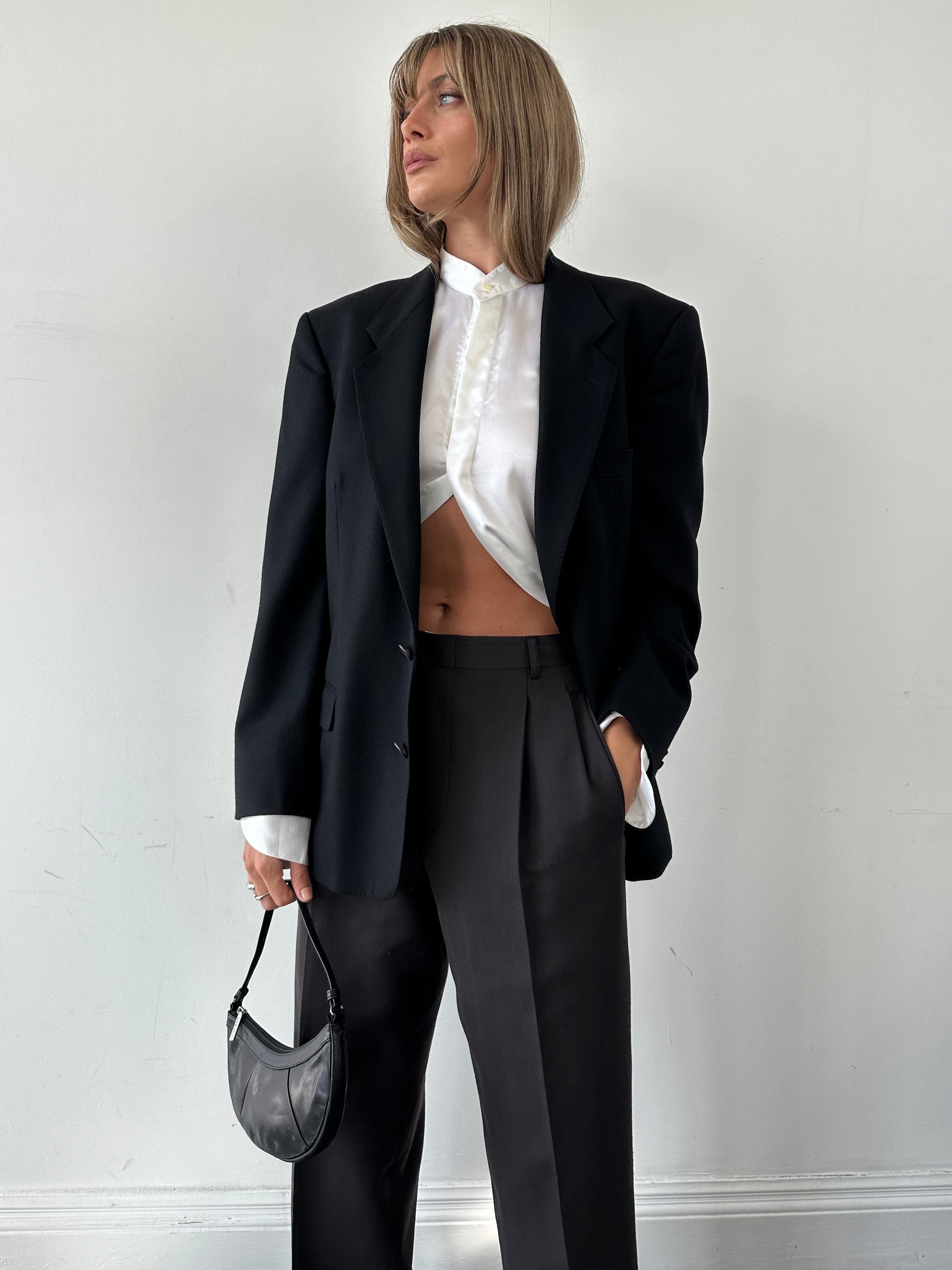 St Michael single-breasted cashmere wool blazer in size 42S, navy blue, with notch lapel and tailored fit.
