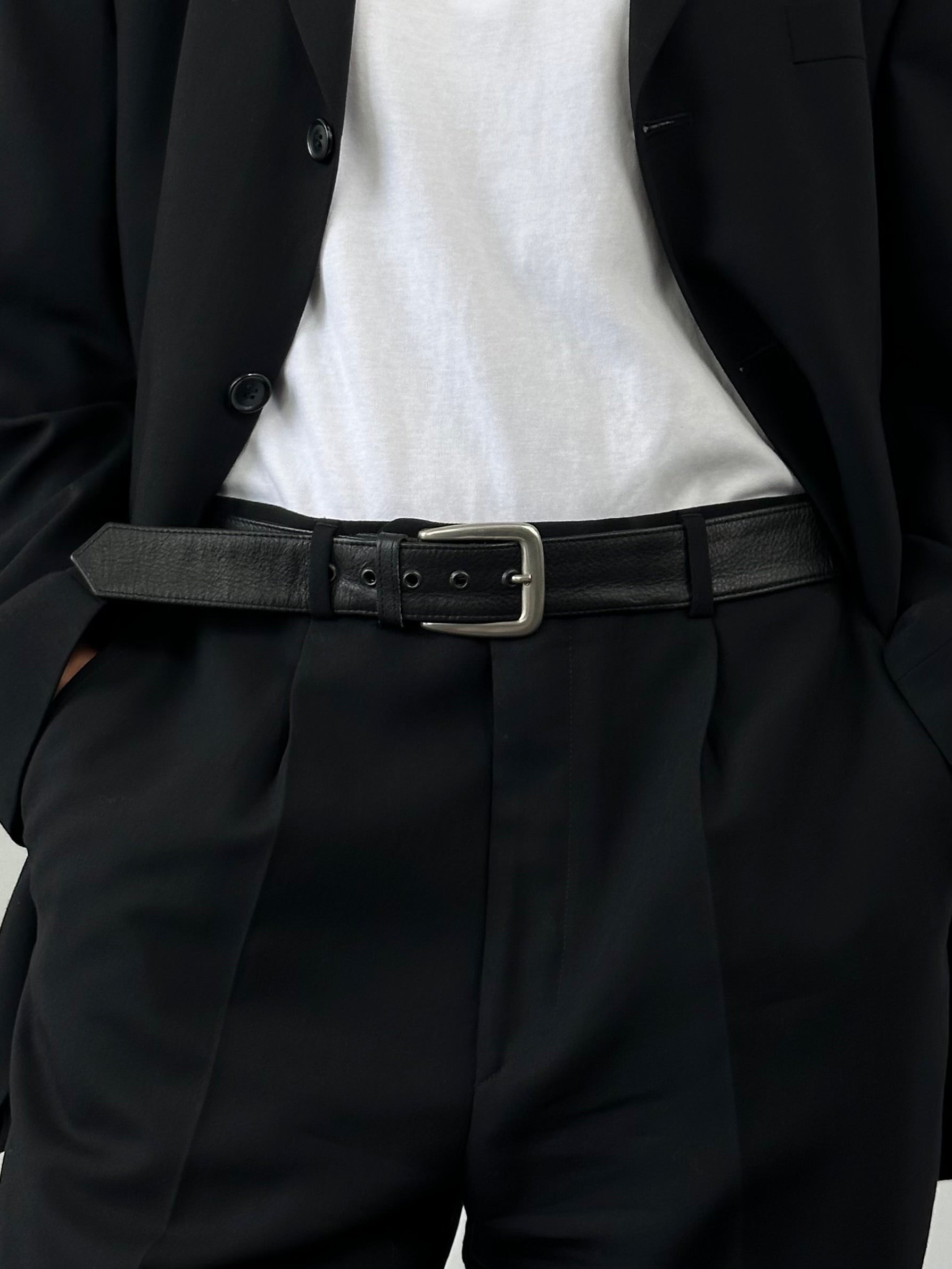 Italian Vintage Chrome Leather Belt by Vintage, W34-36, showcasing classic style and durable leather material with chrome finish.