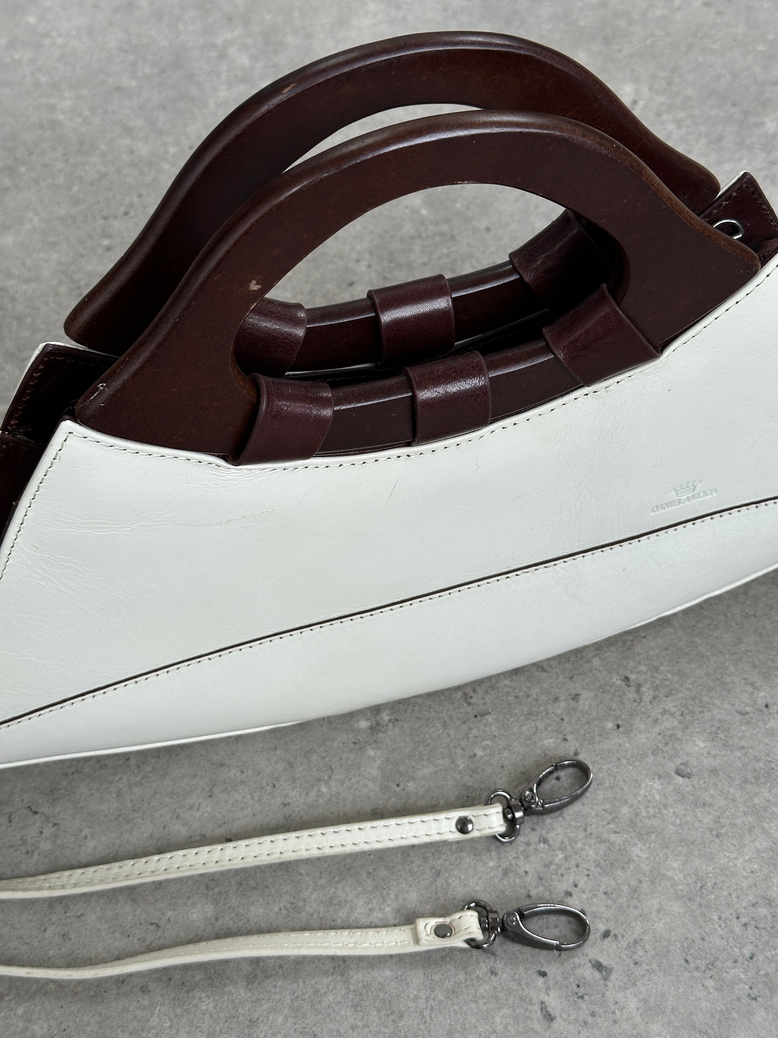 Italian Vintage 1990s Leather Crossbody Bag