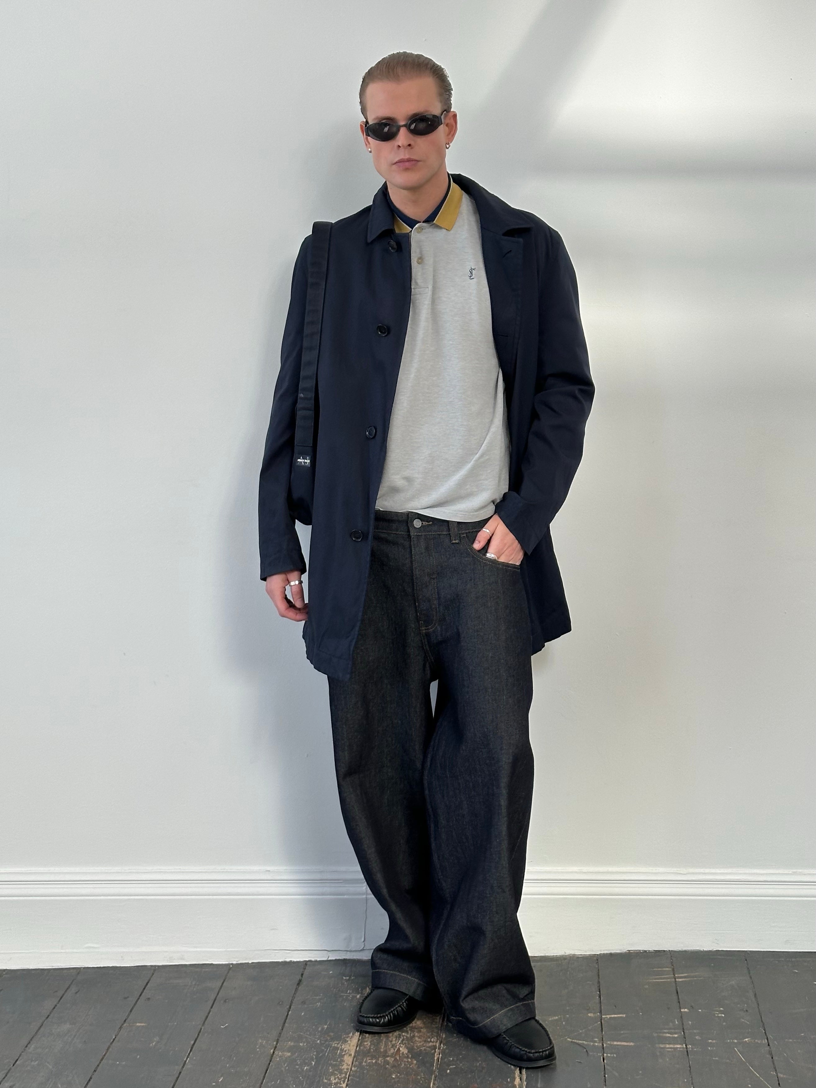 Hugo Boss 2000s cotton water-repellent trench coat in size L, beige color, with classic collar and button-front design.