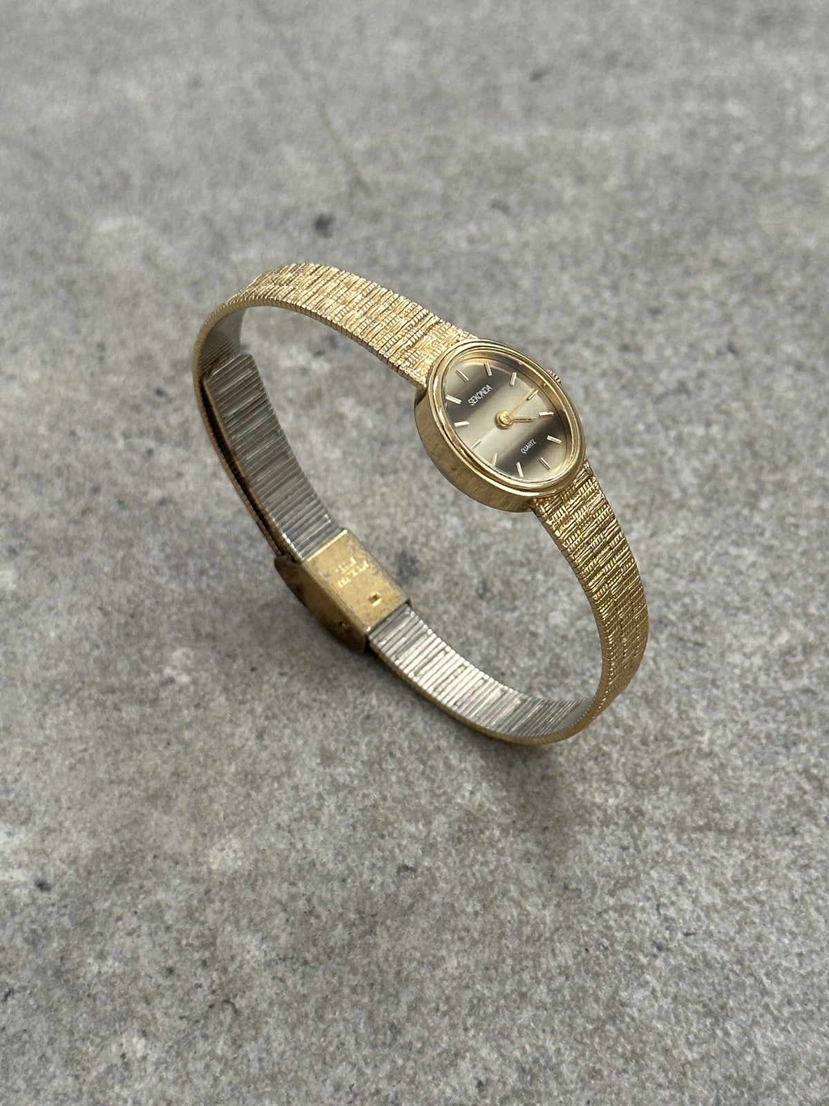Vintage Sekonda 1980s Gold Tone Oval Bracelet Watch