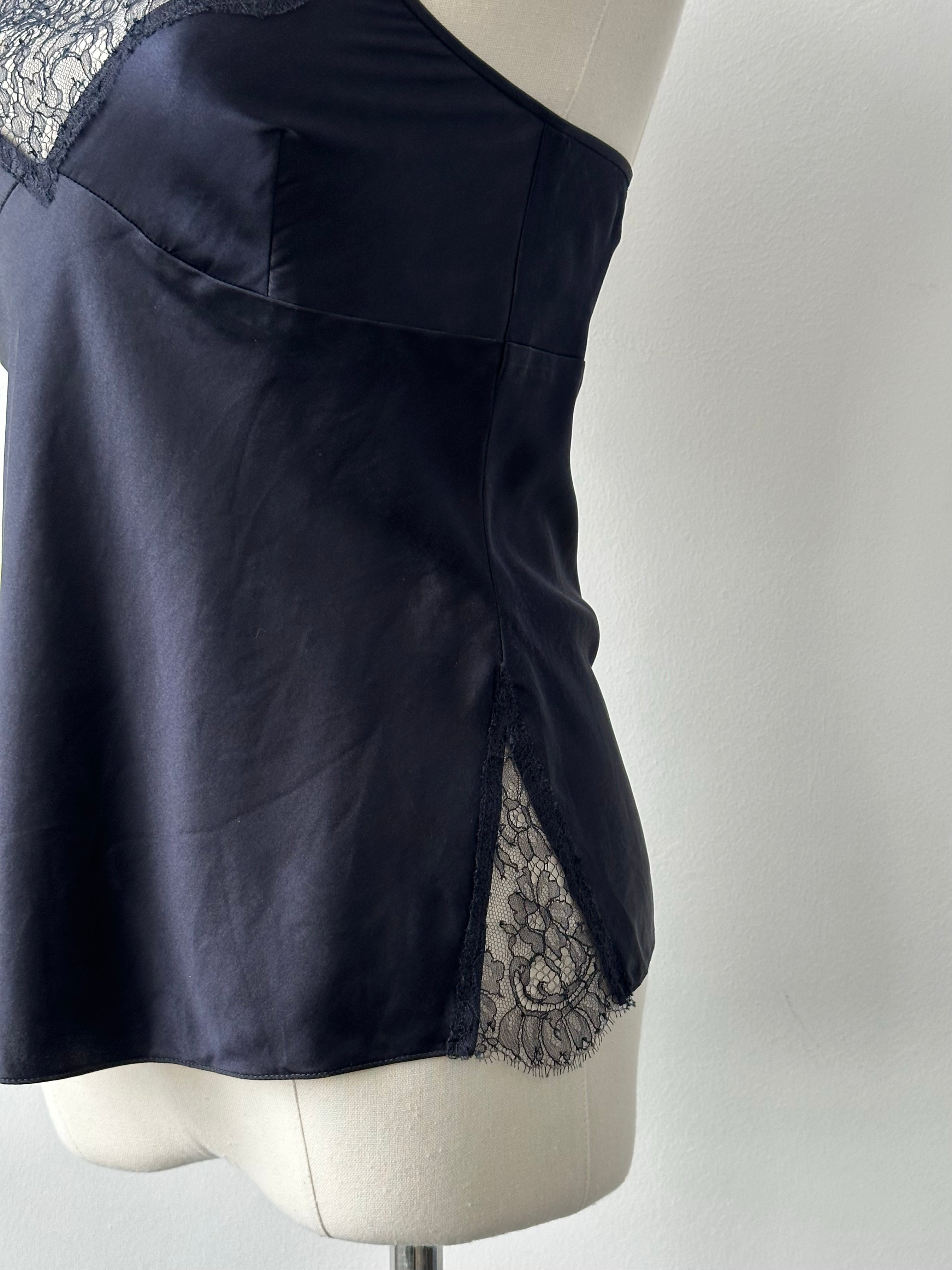 DKNY silk lace cami top in XS, featuring delicate lace details and a sleek, elegant design perfect for stylish layered looks.