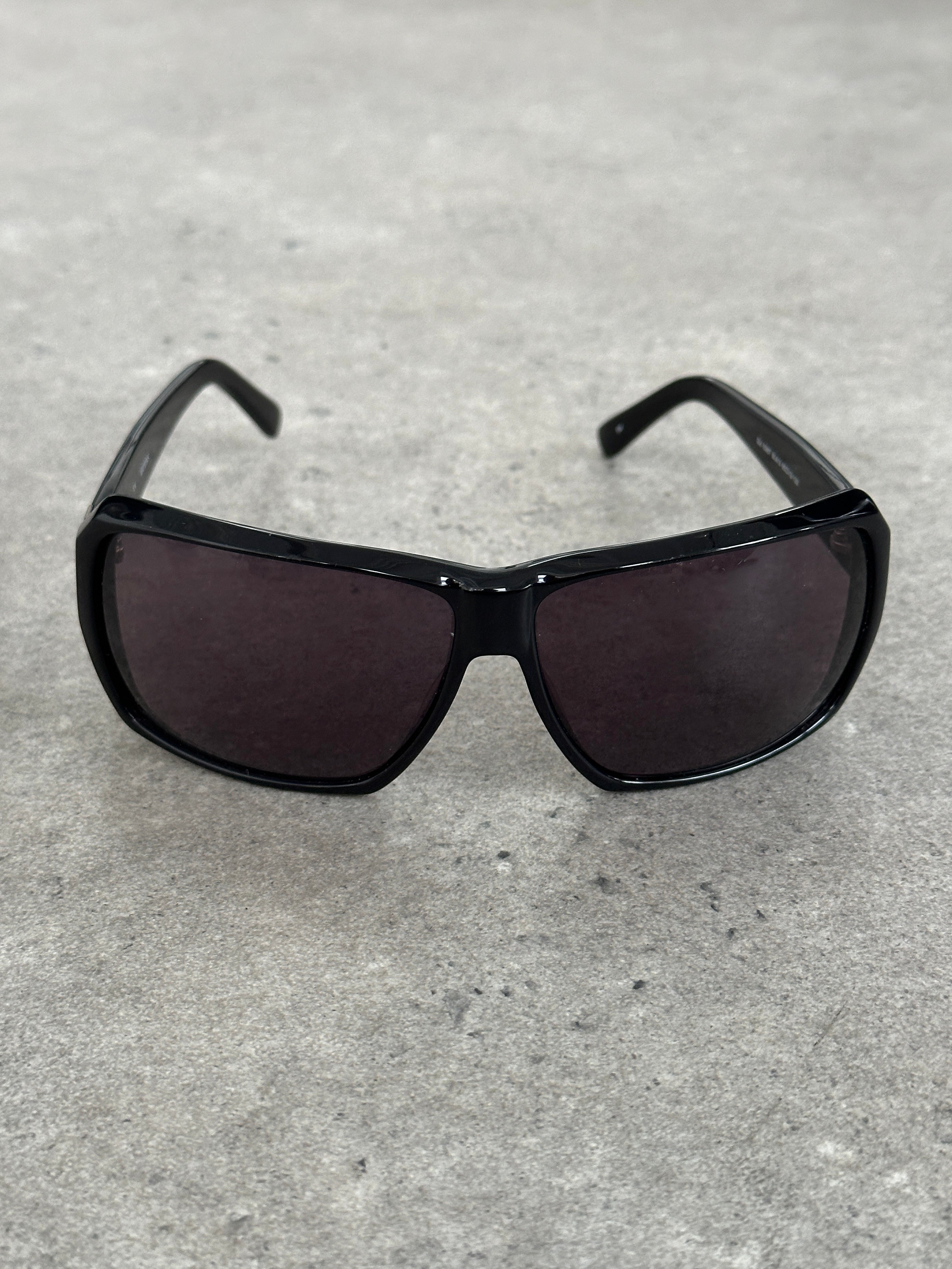 Guess 2000s Oversized Rectangular Sunglasses
