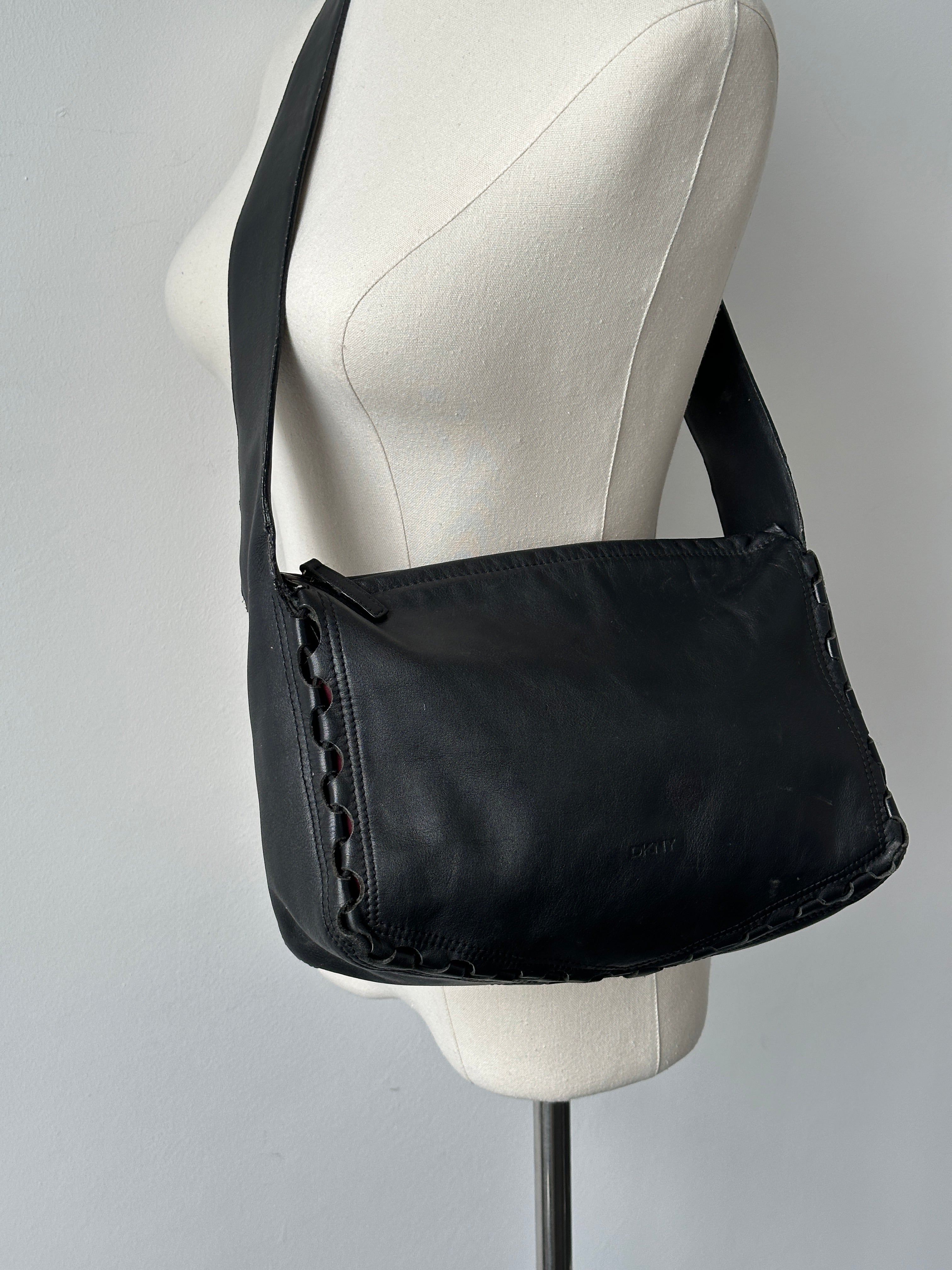 バッグ 2000s DKNY leather 2way boston bag DKNY 2000s Leather Crossbody Bag | SYLK