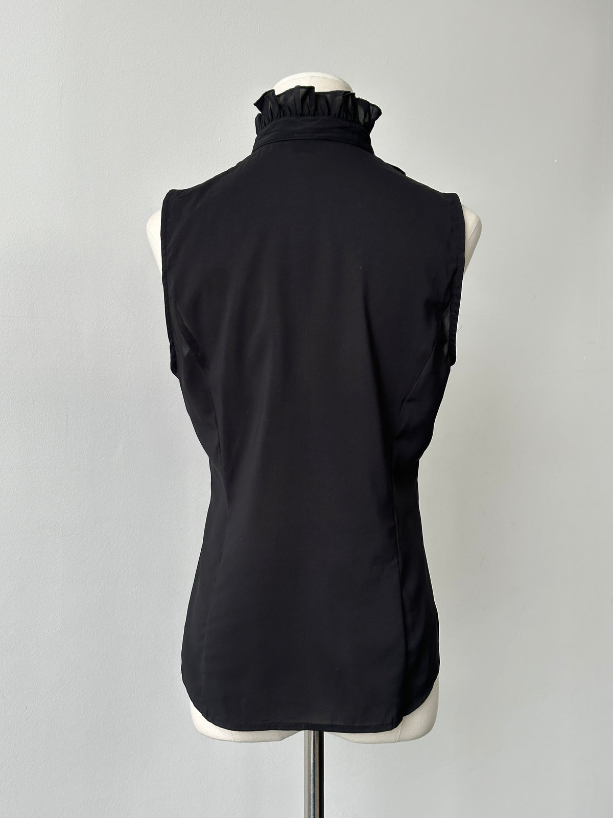 Vintage 2000s Sleevless Ruffle Top - S-M