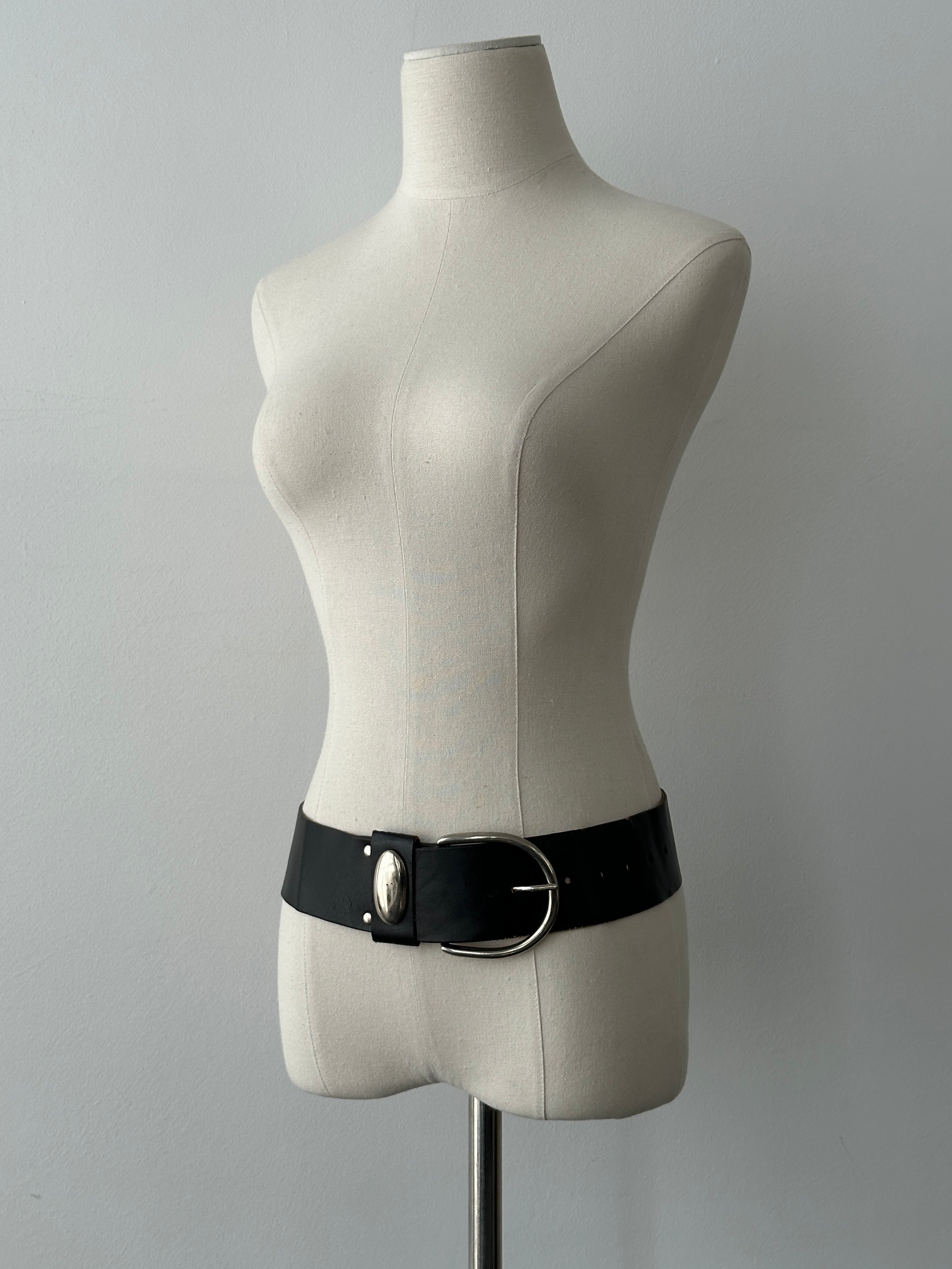 French Vintage 1990s Leather Chunky Belt - W23-28