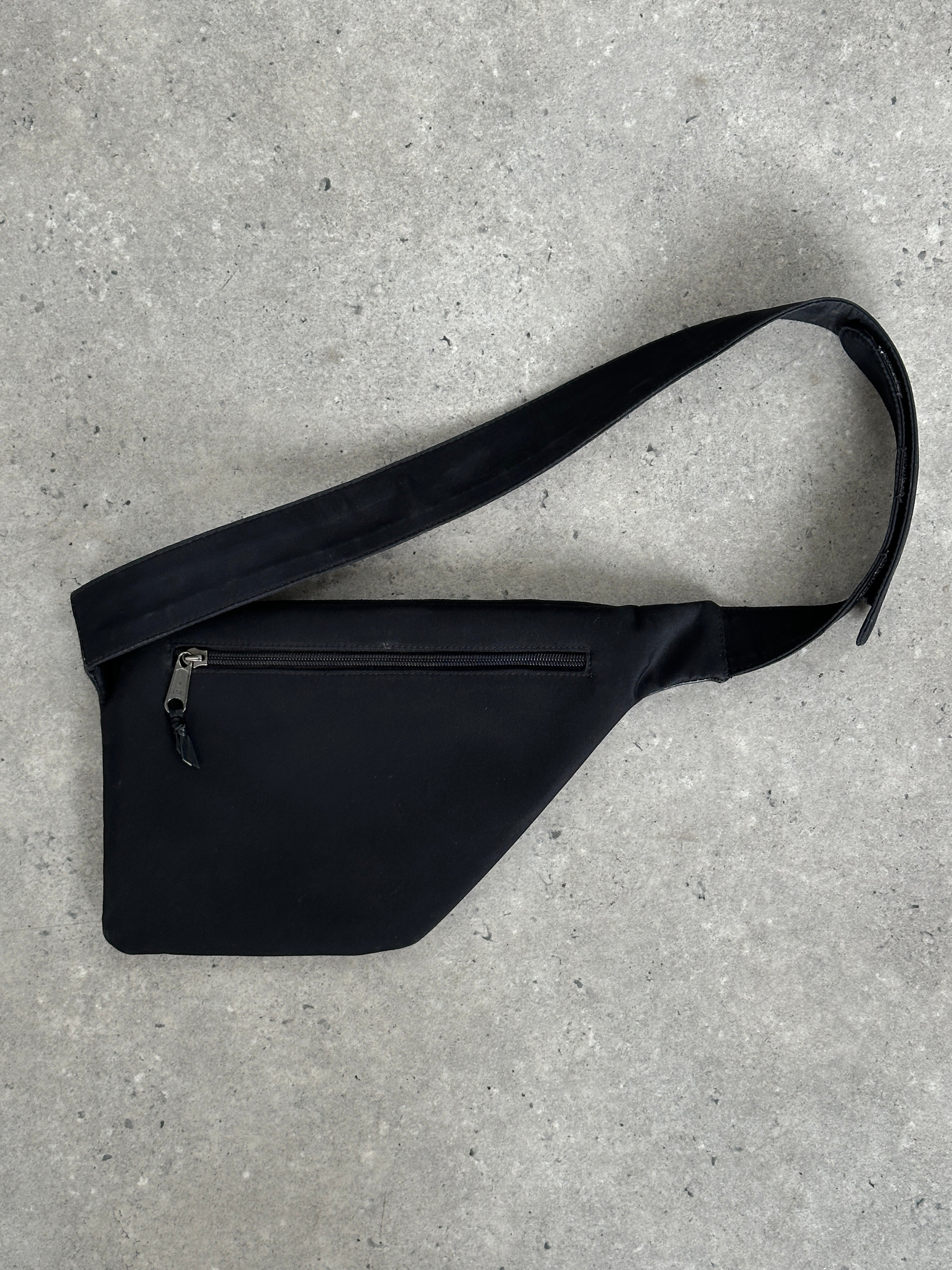 Vintage 2000s Leather Crossbody Bag