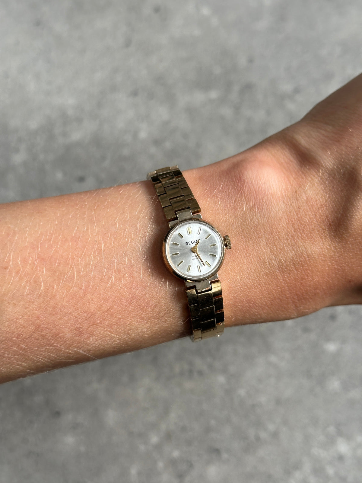 Regus 1970s Swiss Jewel Gold Tone Mechanical Watch