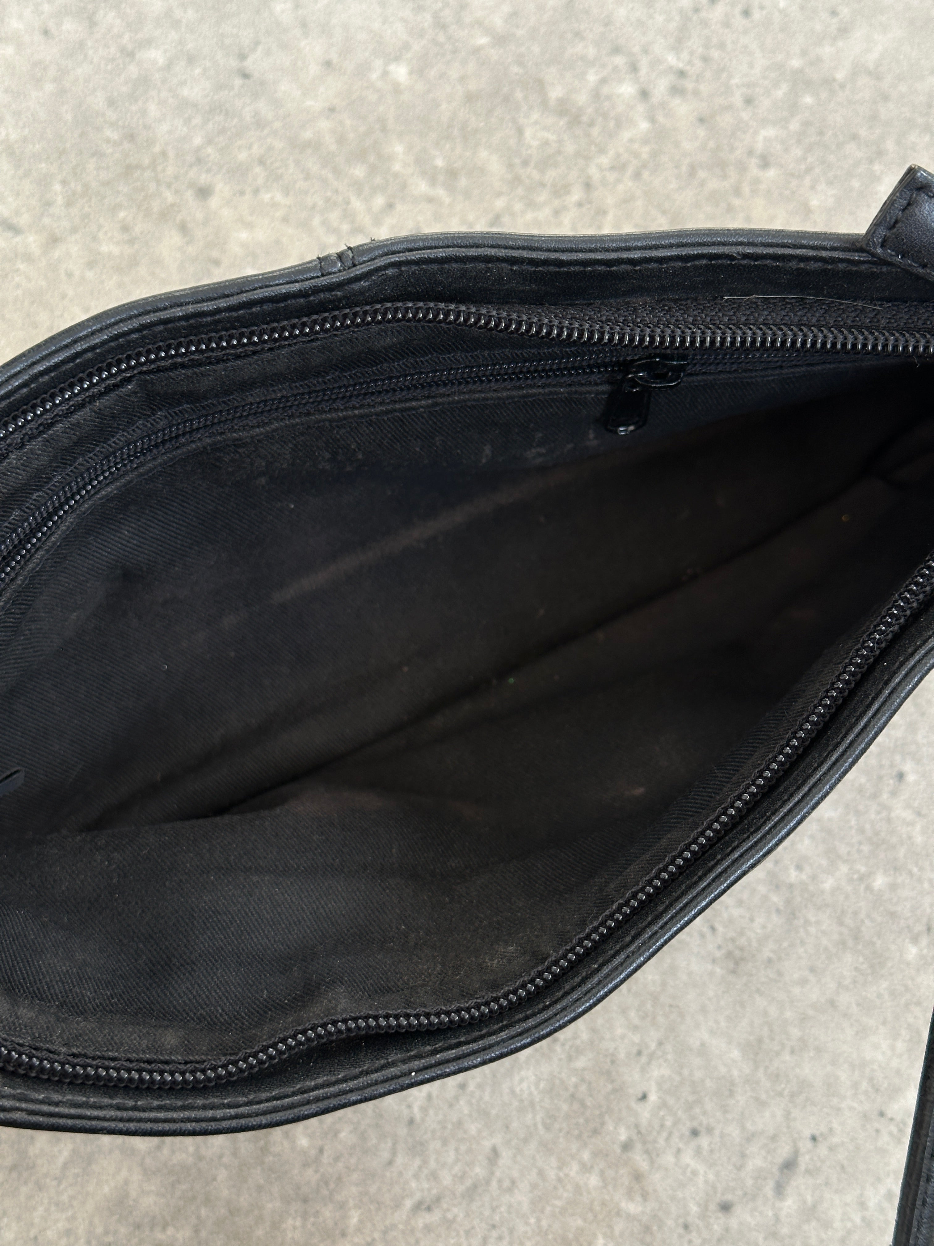 DKNY 2000s Leather Shoulder Bag