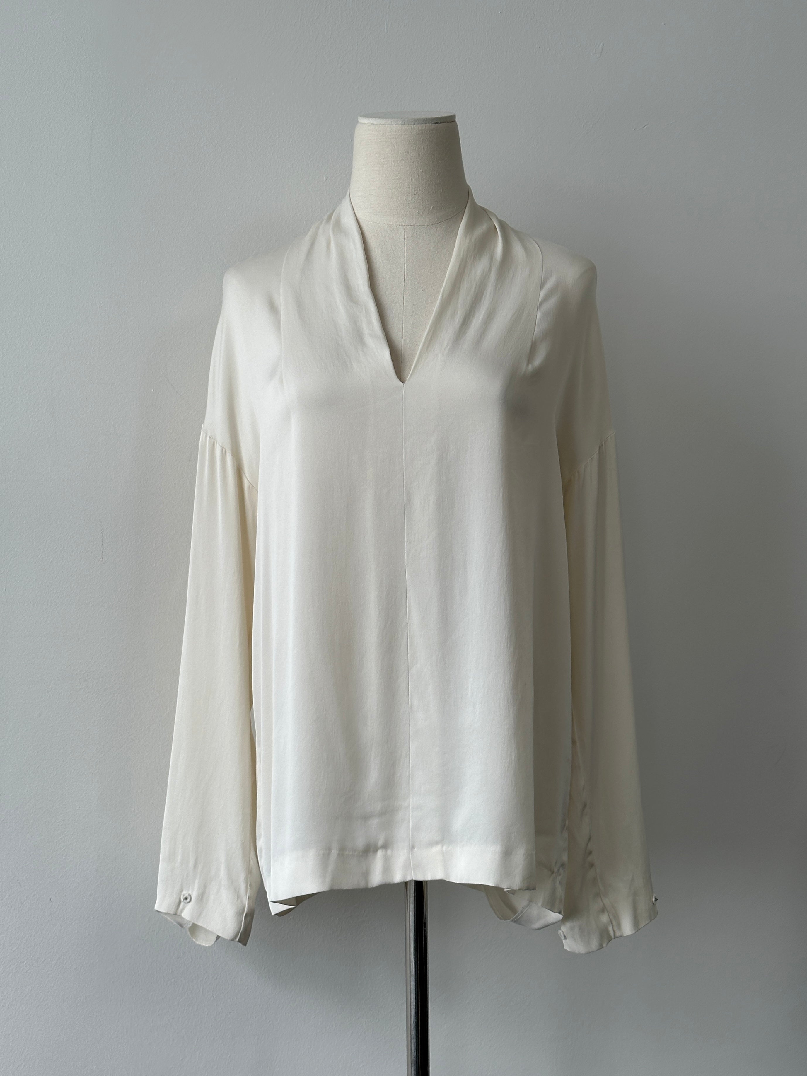 Winser London Pure Silk Minimal V Neck Top - M