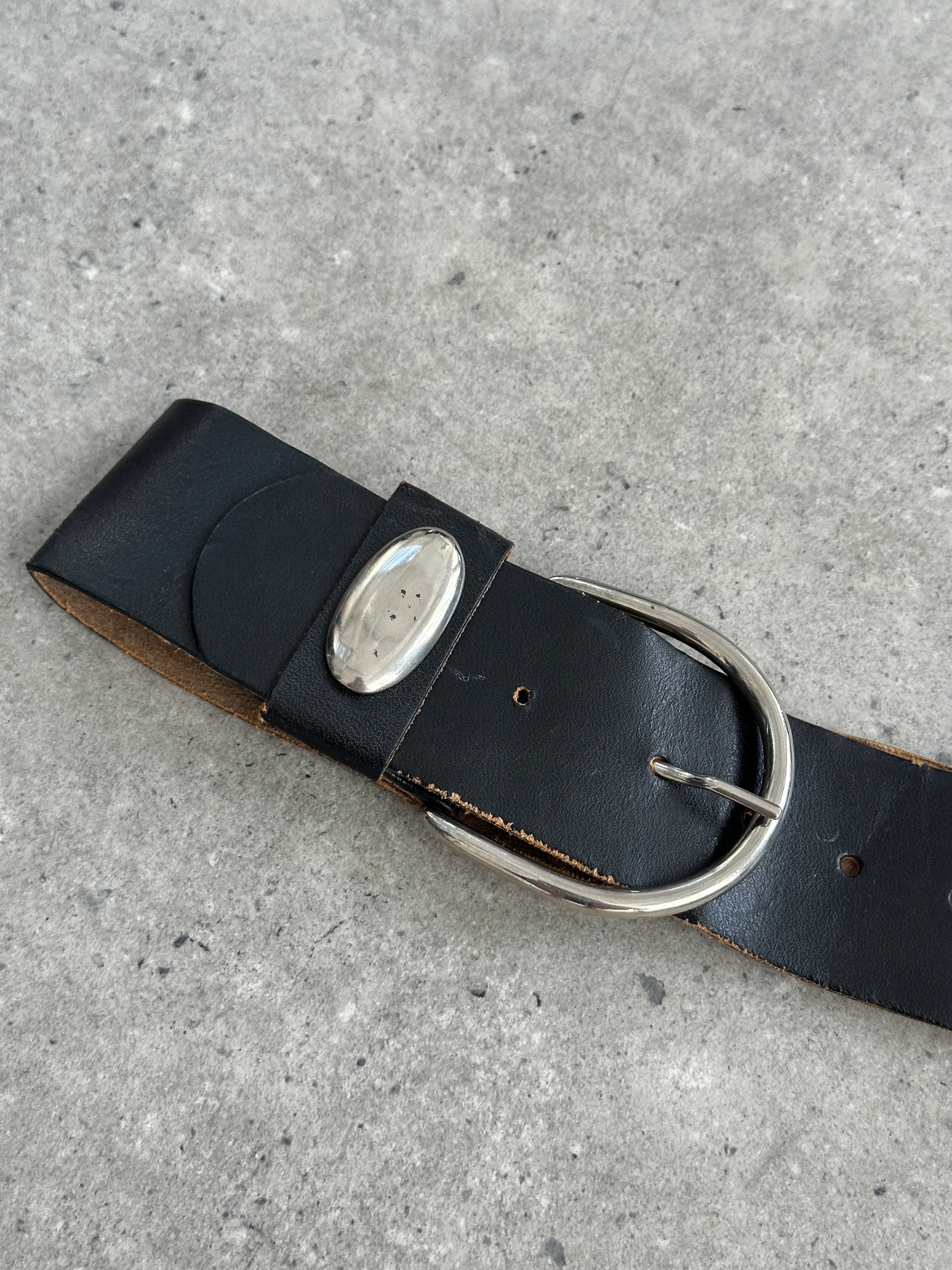 French Vintage 1990s Leather Chunky Belt - W23-28