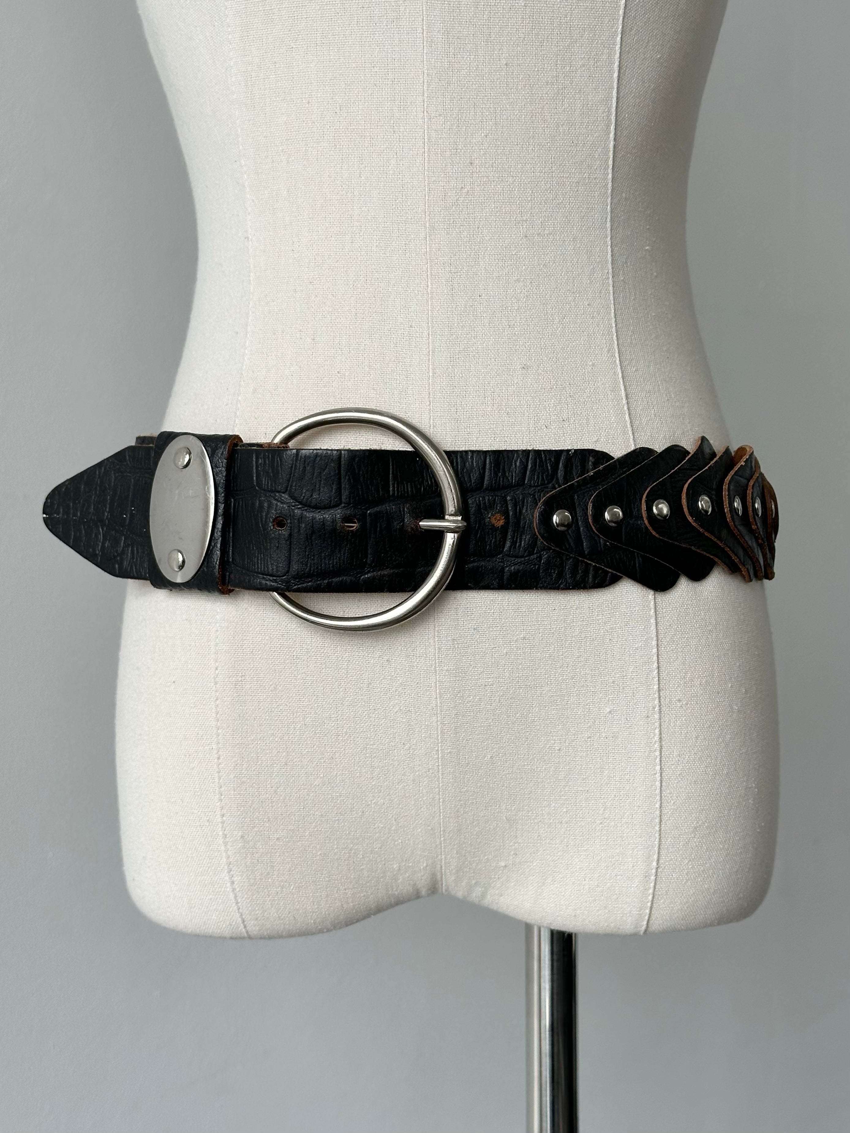 French Vintage 1990s Leather Belt - W28-33