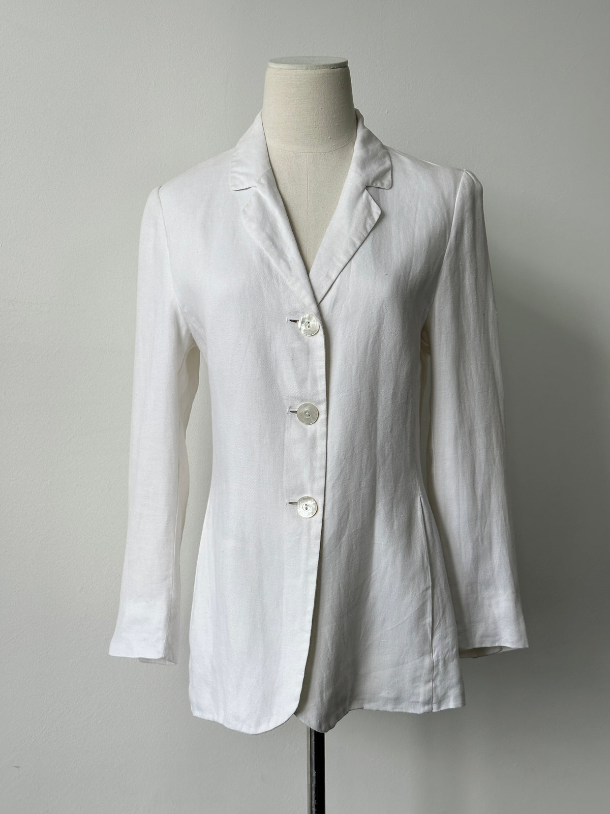 Max Mara 1990s pure linen single-breasted jacket in size S, displayed on a hanger with a neutral background.
