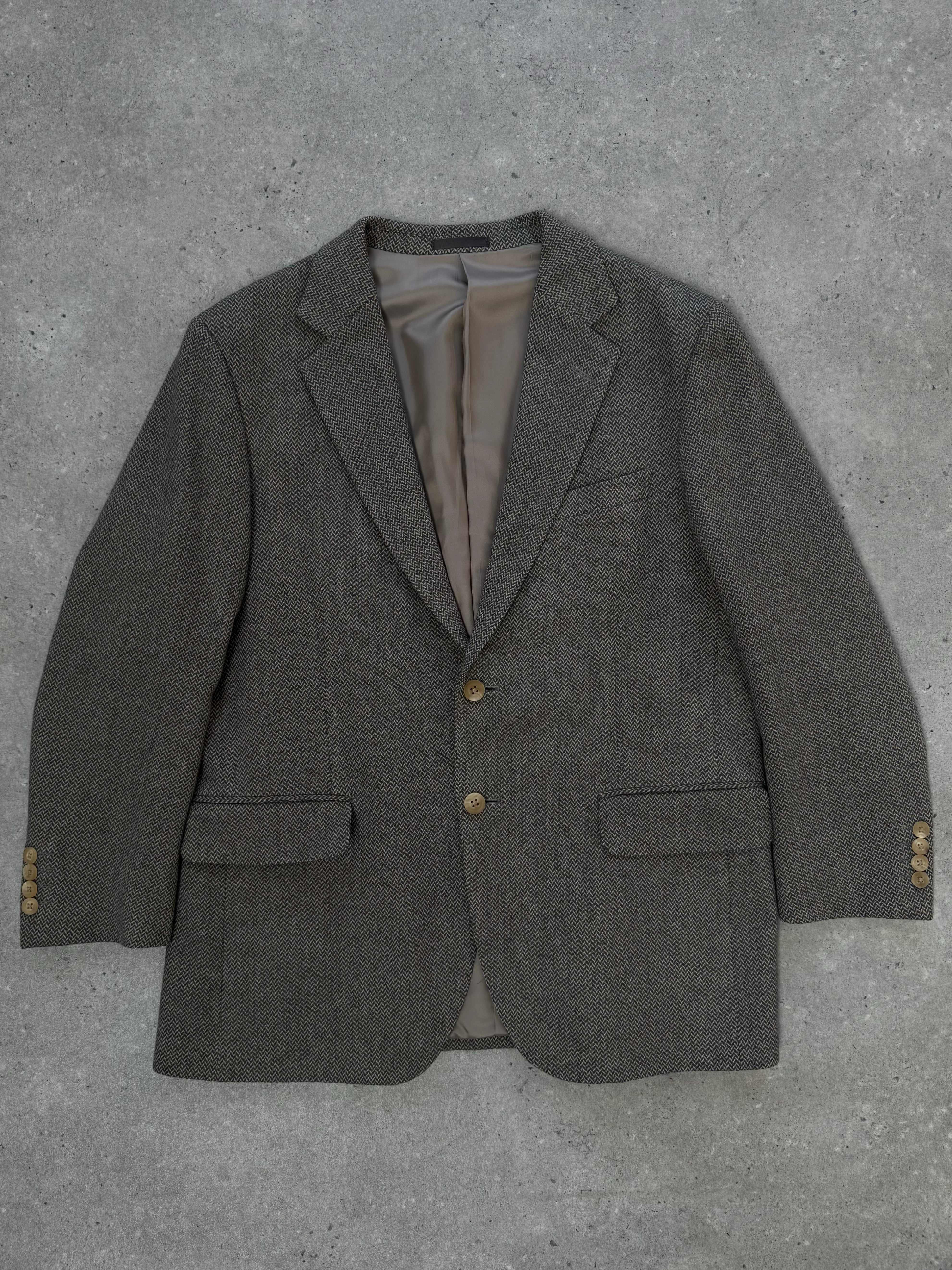 Burberry London 1990s pure wool herringbone blazer in size L, classic tailored blazer with a check pattern and structured fit.