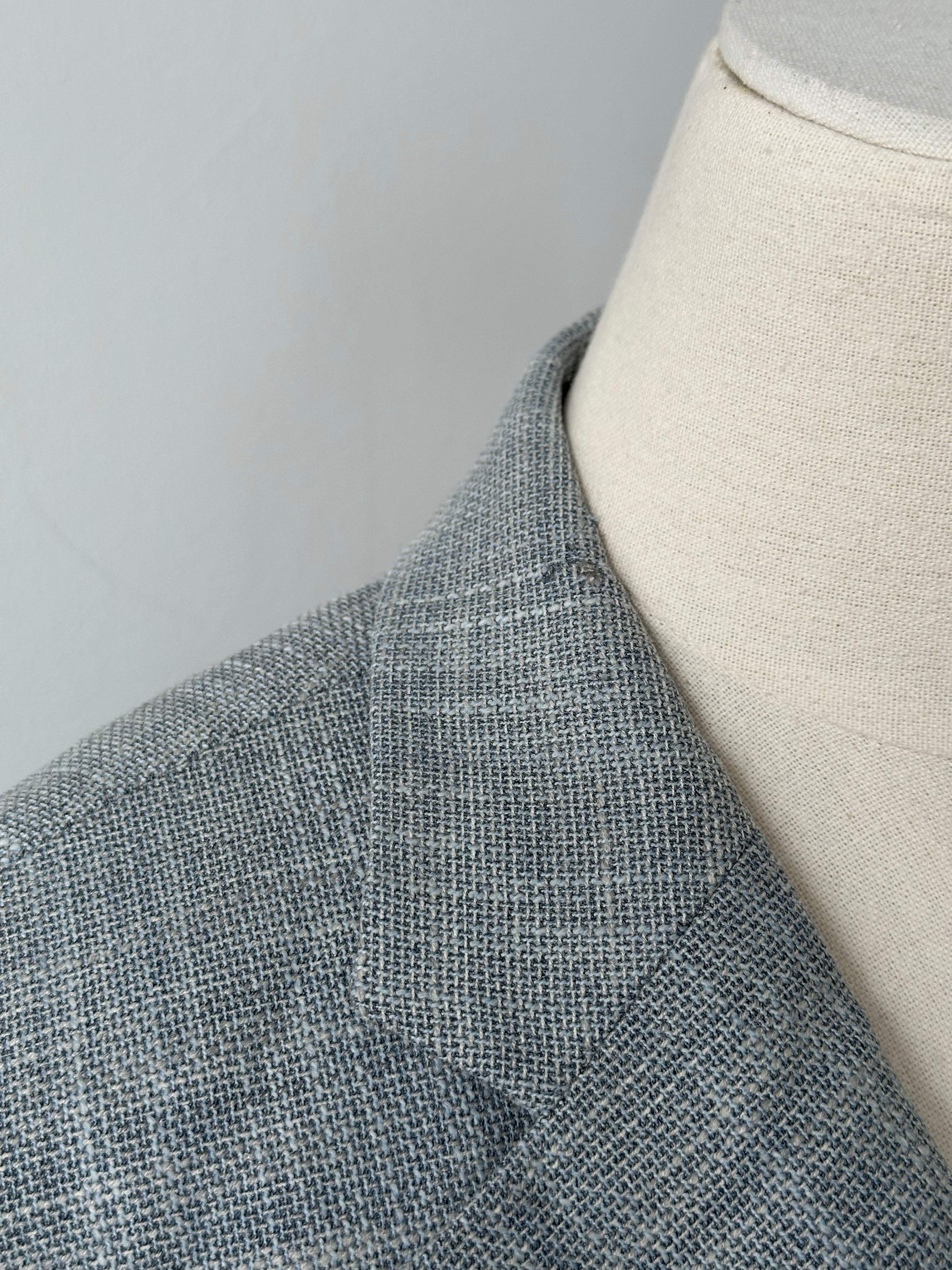 Loro Piana Rene Lezard 1990s single-breasted blazer in size L/XL, tailored fit, classic design, neutral fabric, and textured details.