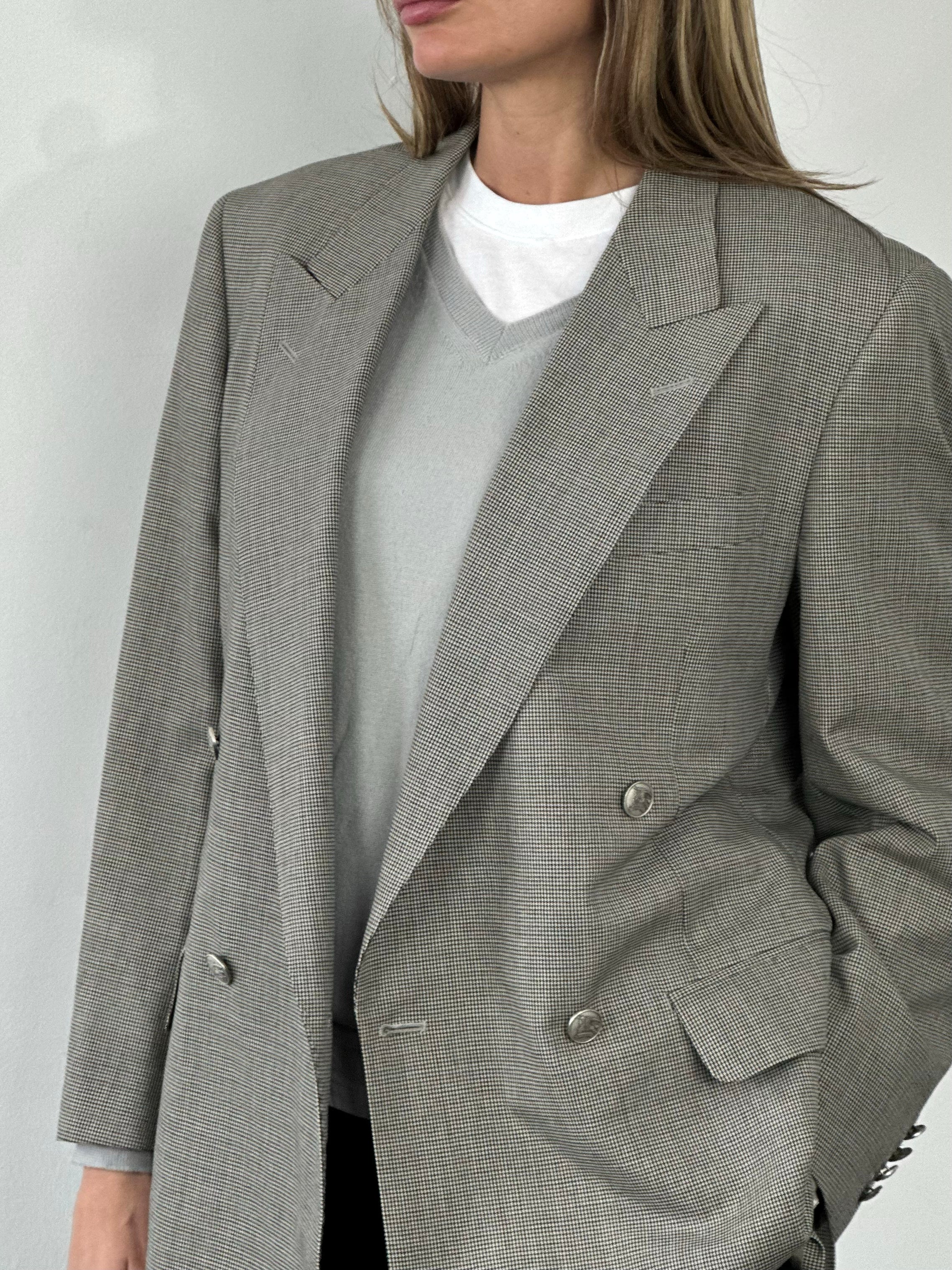 Burberry 1990s bespoke wool double-breasted blazer in beige with front buttons and tailored fit, size large.