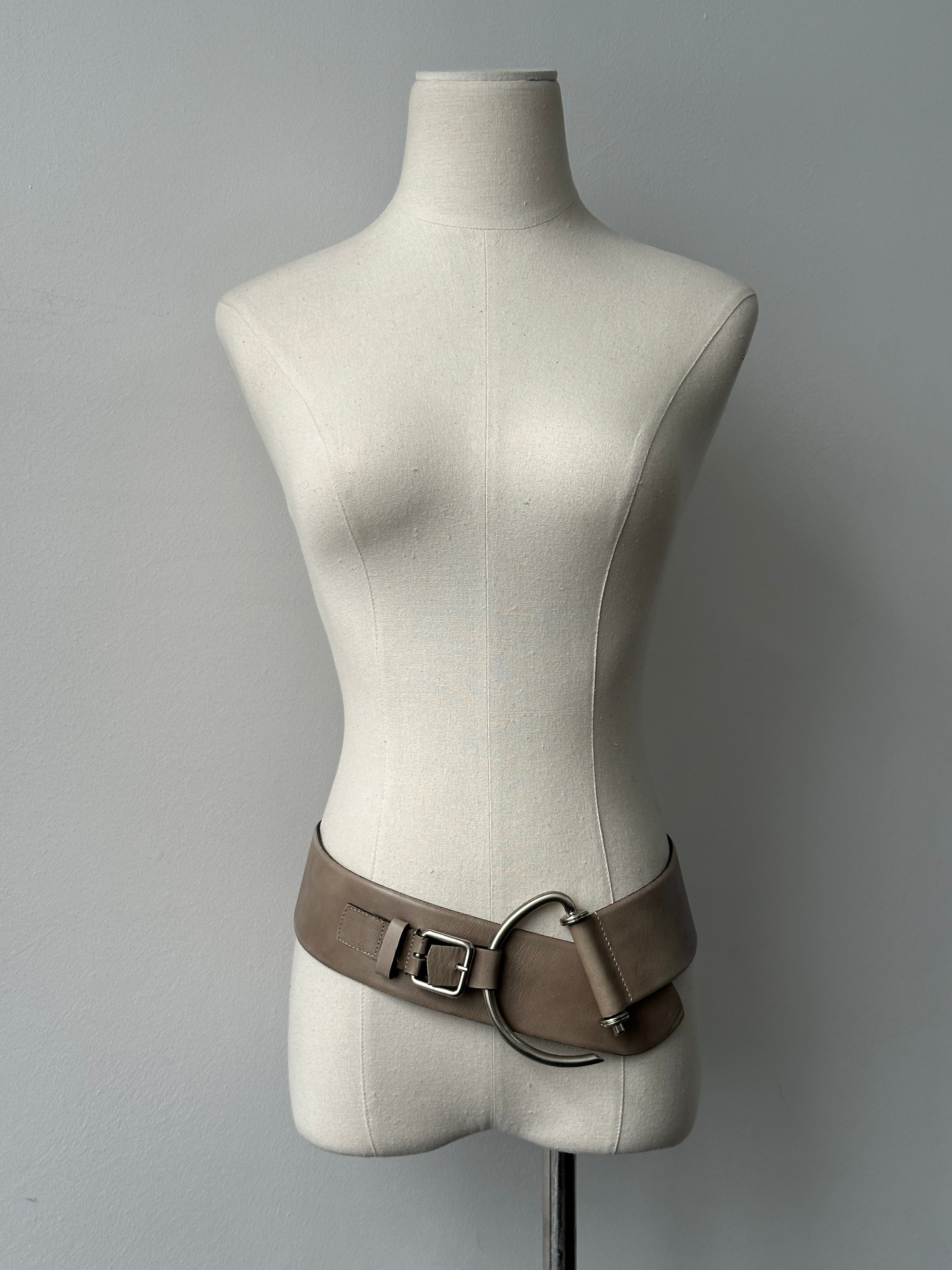 Vintage 1990s Leather Chunky D Ring Belt - One size